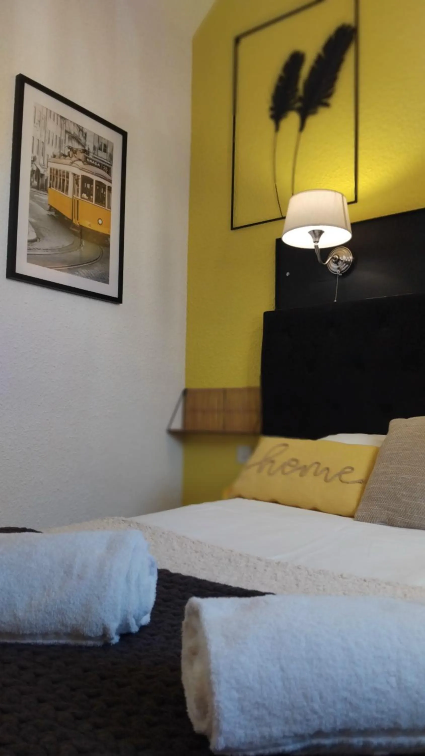 Photo of the whole room, Bed in Logis HOTEL RESTAURANT La Régence