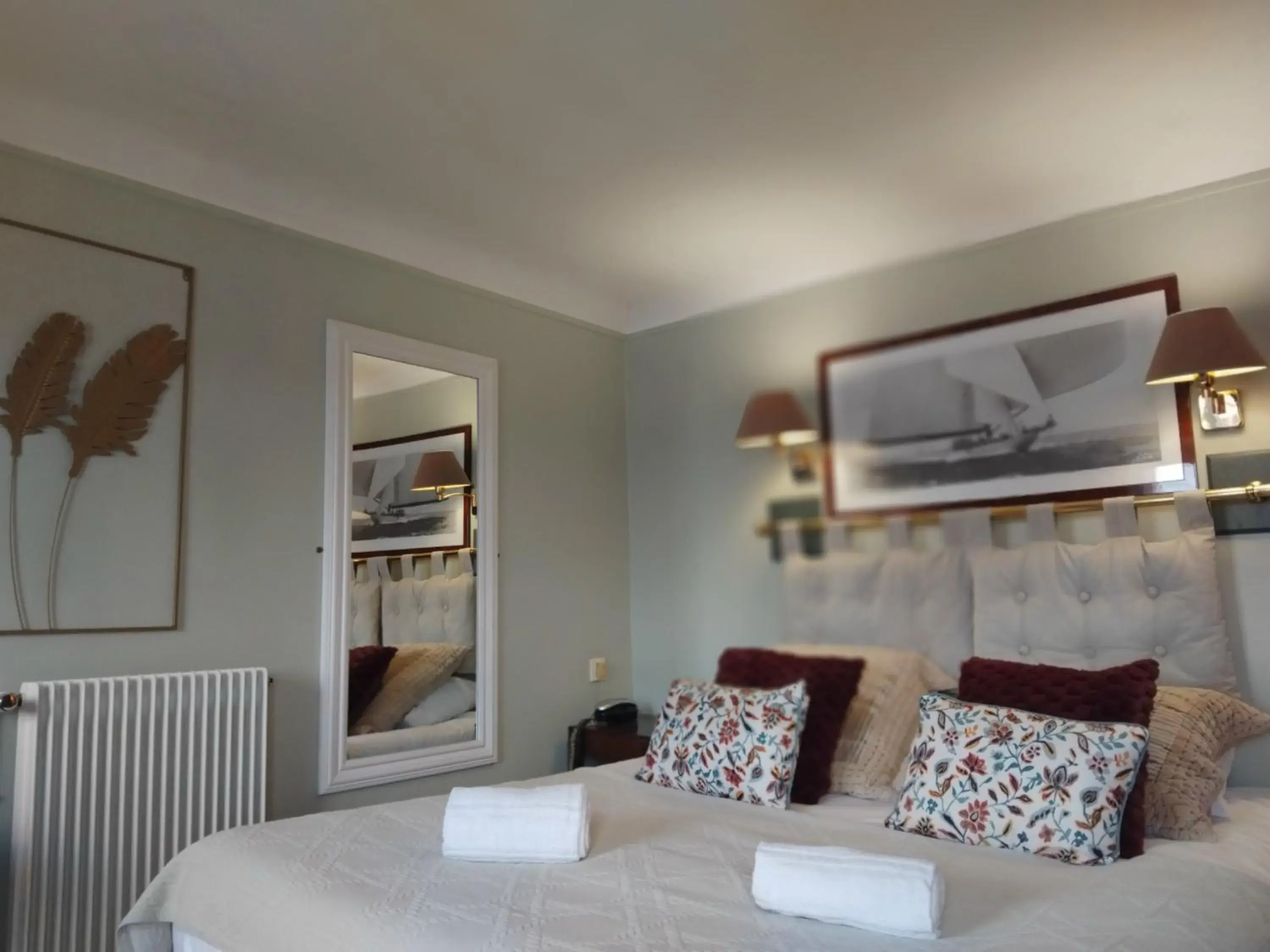 Photo of the whole room, Bed in Logis HOTEL RESTAURANT La Régence Photo of the whole room, Bed in Logis HOTEL RESTAURANT La Régence