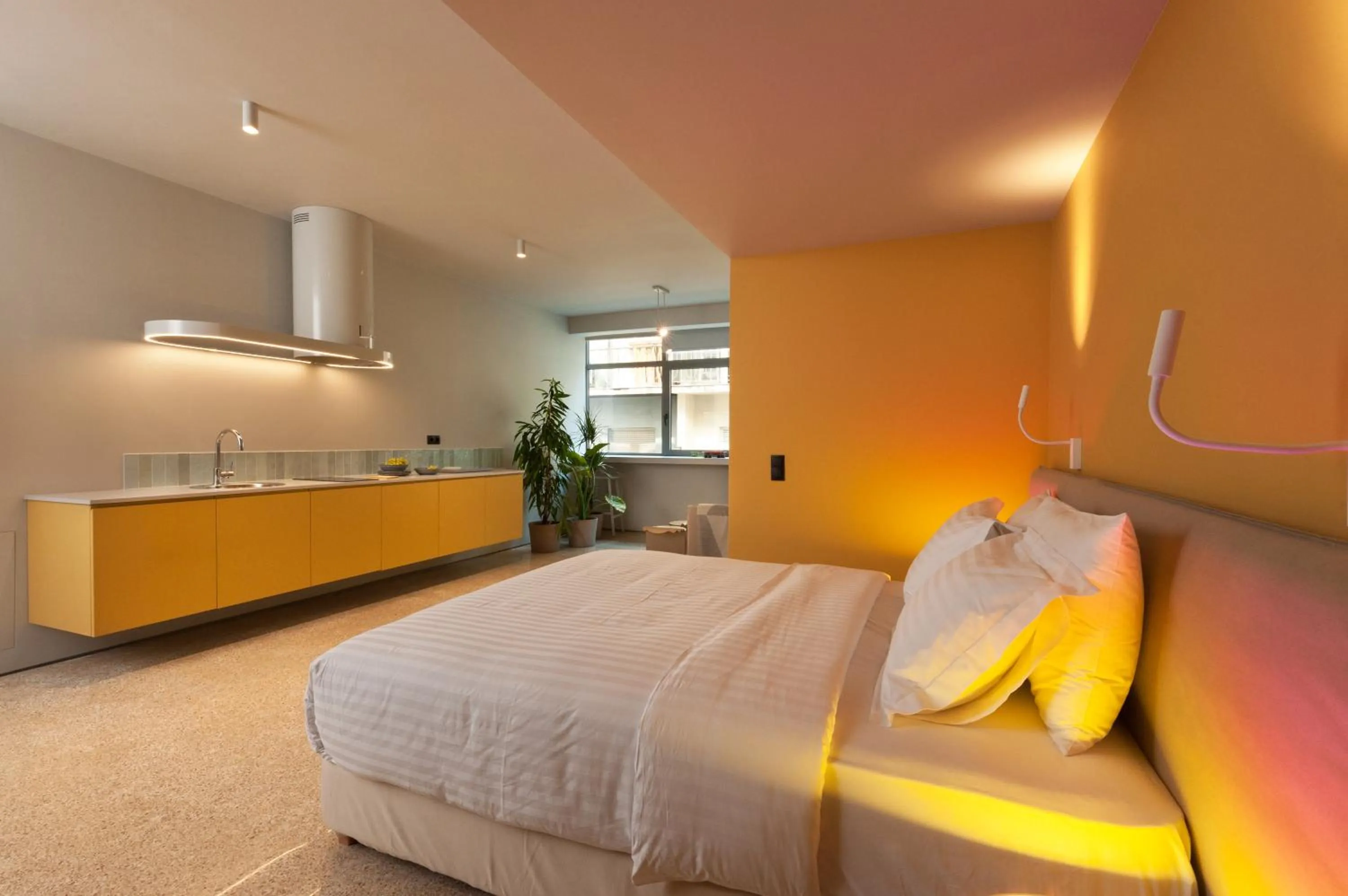 Kitchen or kitchenette, Bed in Arcade Project Hi-end Apartments