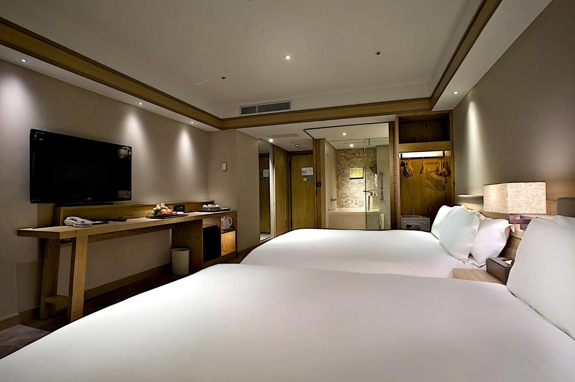Photo of the whole room, Bed in Hotel Royal Chihpin