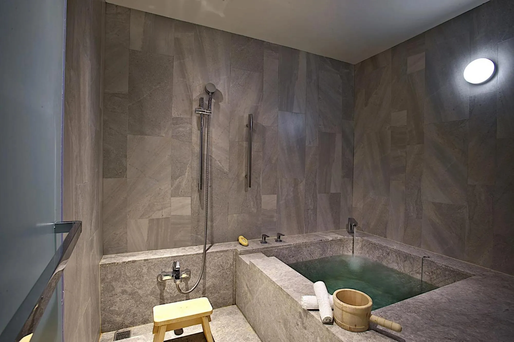 Bathroom in Hotel Royal Chihpin