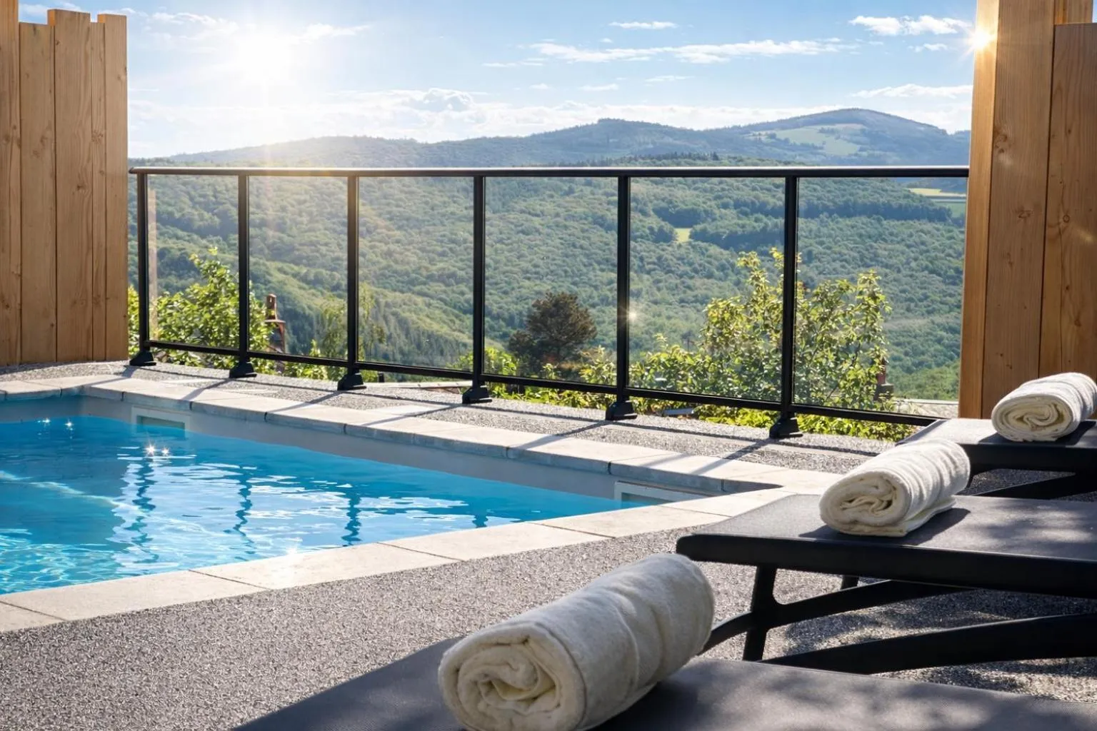 Mountain view in Logis Hôtel-Restaurant Au Vieux Morvan, au cœur de la Bourgogne, Piscine & Spa, Hôtel Climatisé