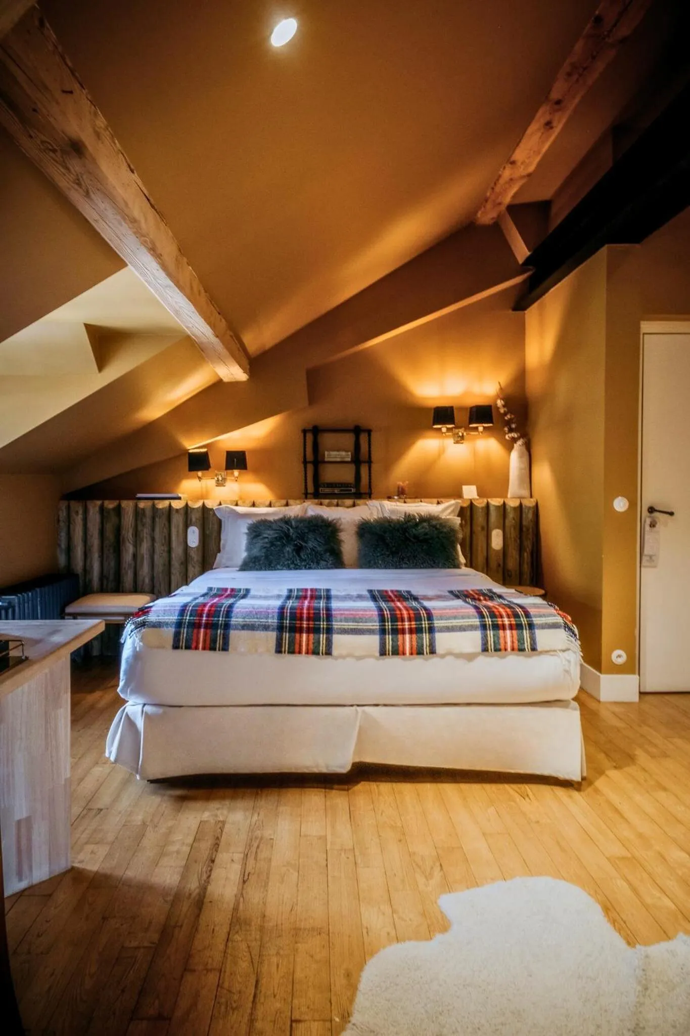 Bedroom, Bed in Grand Hotel Soleil d'Or