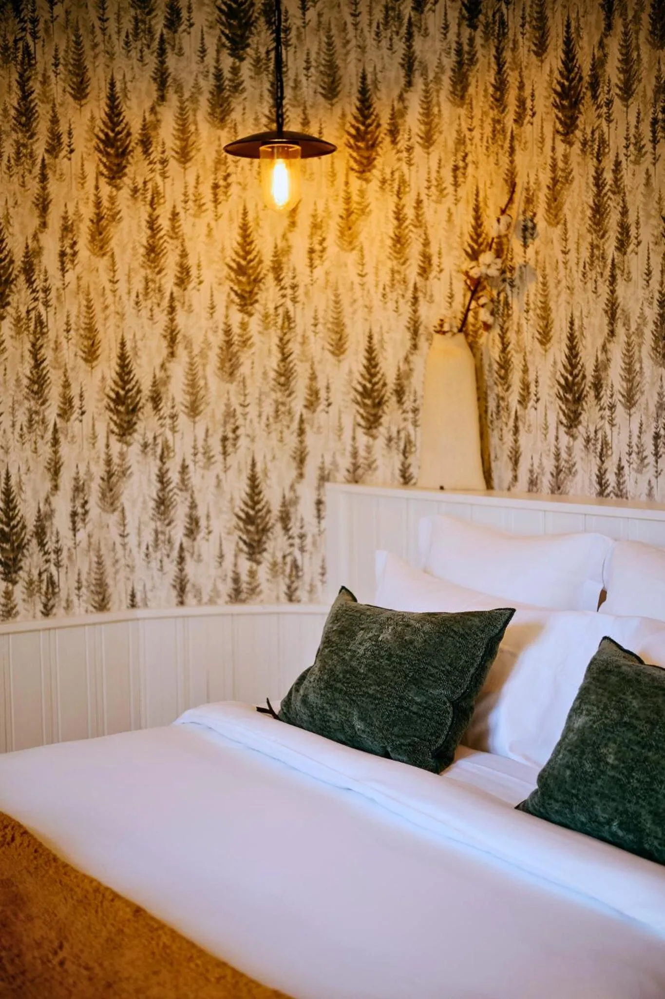 Bed in Grand Hotel Soleil d'Or