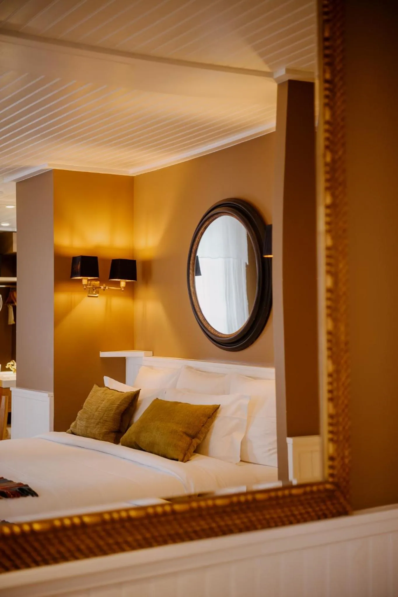 Bedroom, Bed in Grand Hotel Soleil d'Or