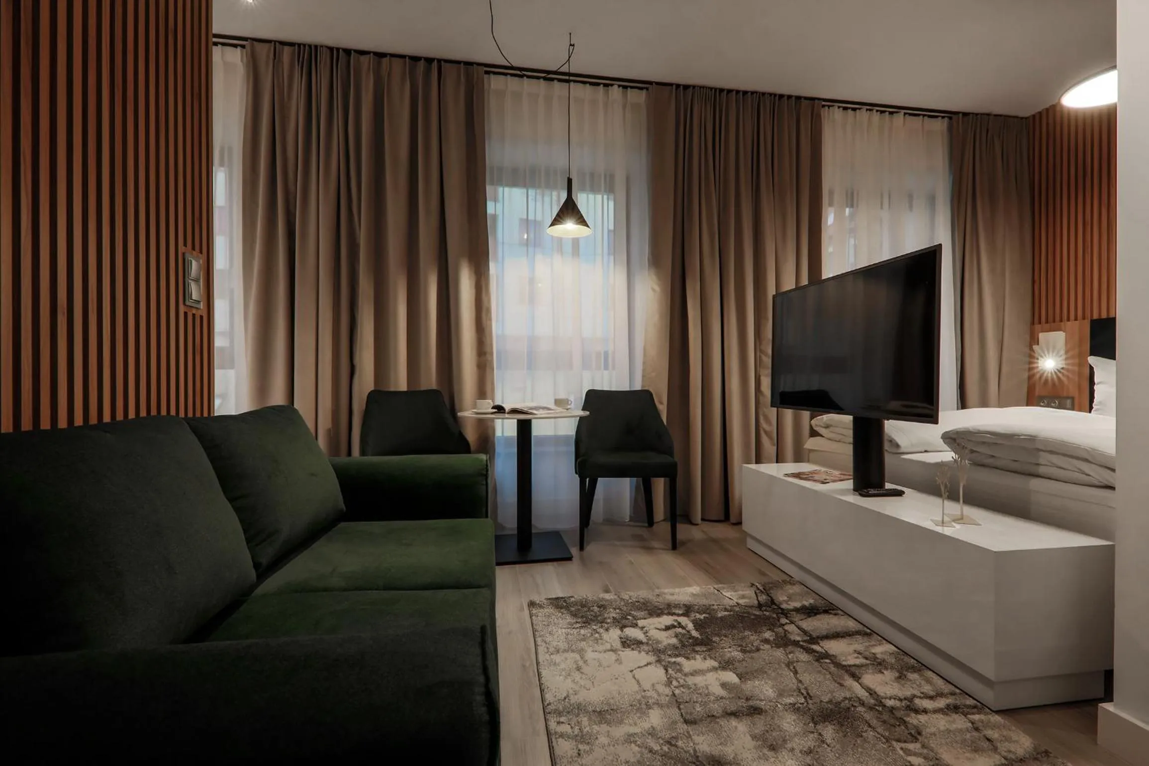 Communal lounge/ TV room, Bed in Odrzańska Residence Old Town