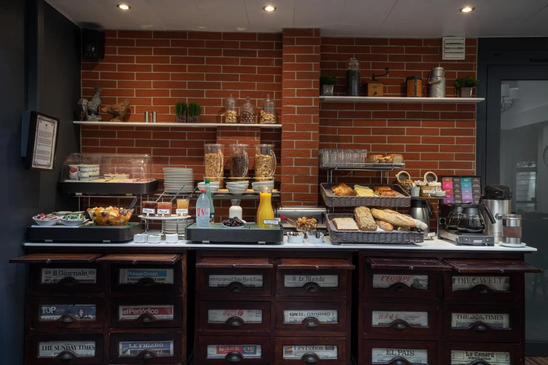 Buffet breakfast in Hotel Voltaire Opera Nantes Centre