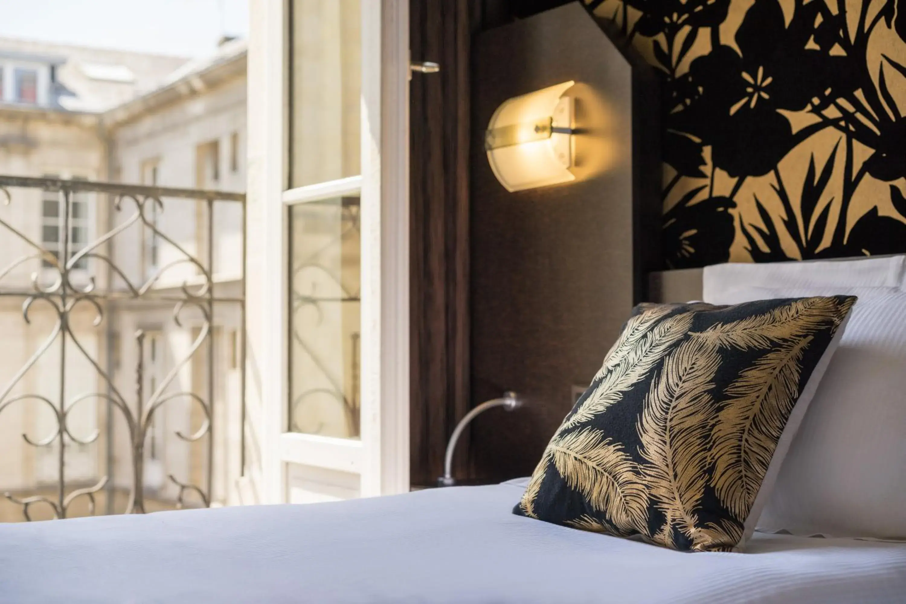 Bedroom, Bed in Hotel Voltaire Opera Nantes Centre Bedroom, Bed in Hotel Voltaire Opera Nantes Centre