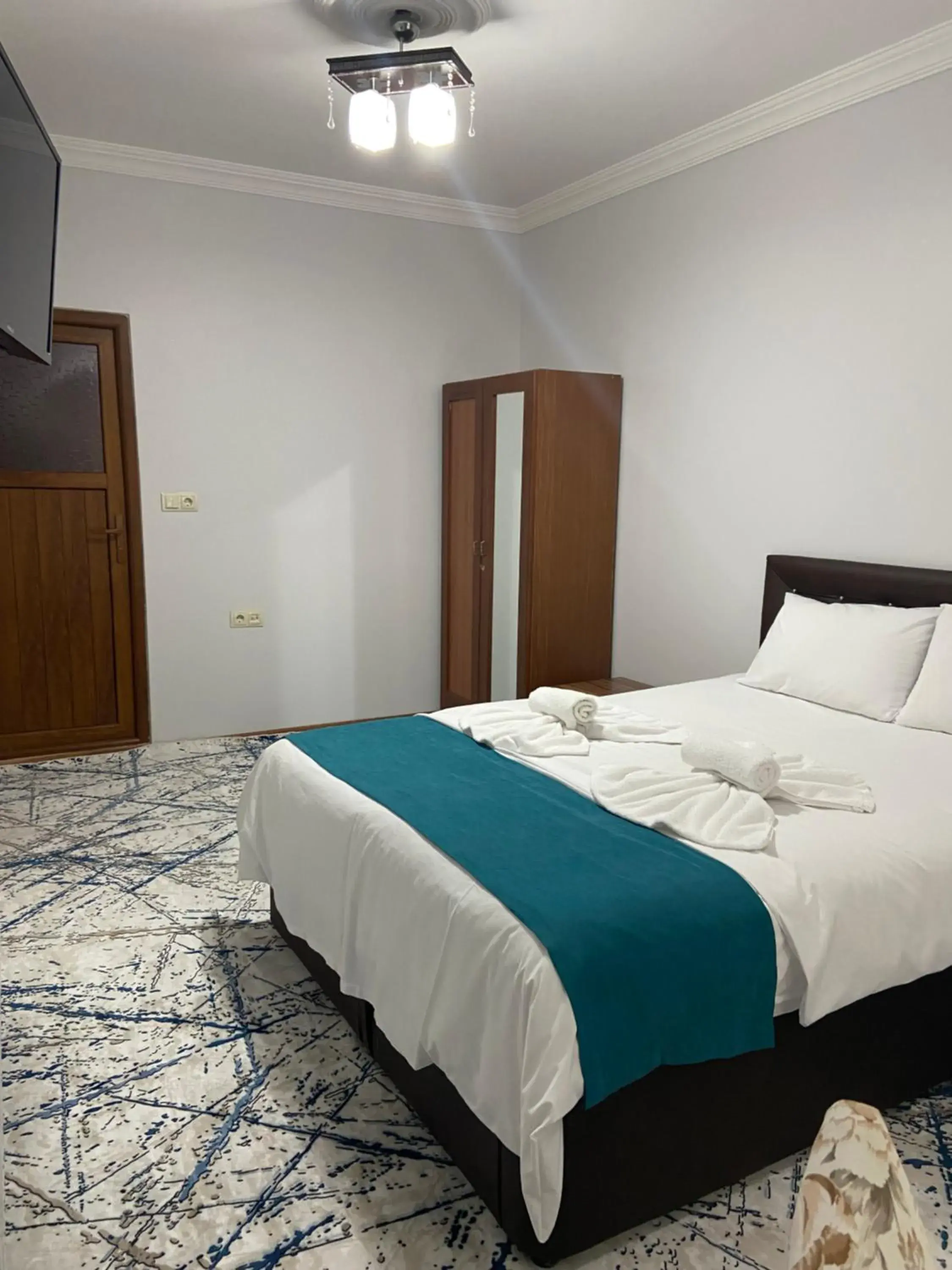 Two-Bedroom Apartment with Balcony and River View in Uzungol Soylu Hotel Two-Bedroom Apartment with Balcony and River View in Uzungol Soylu Hotel