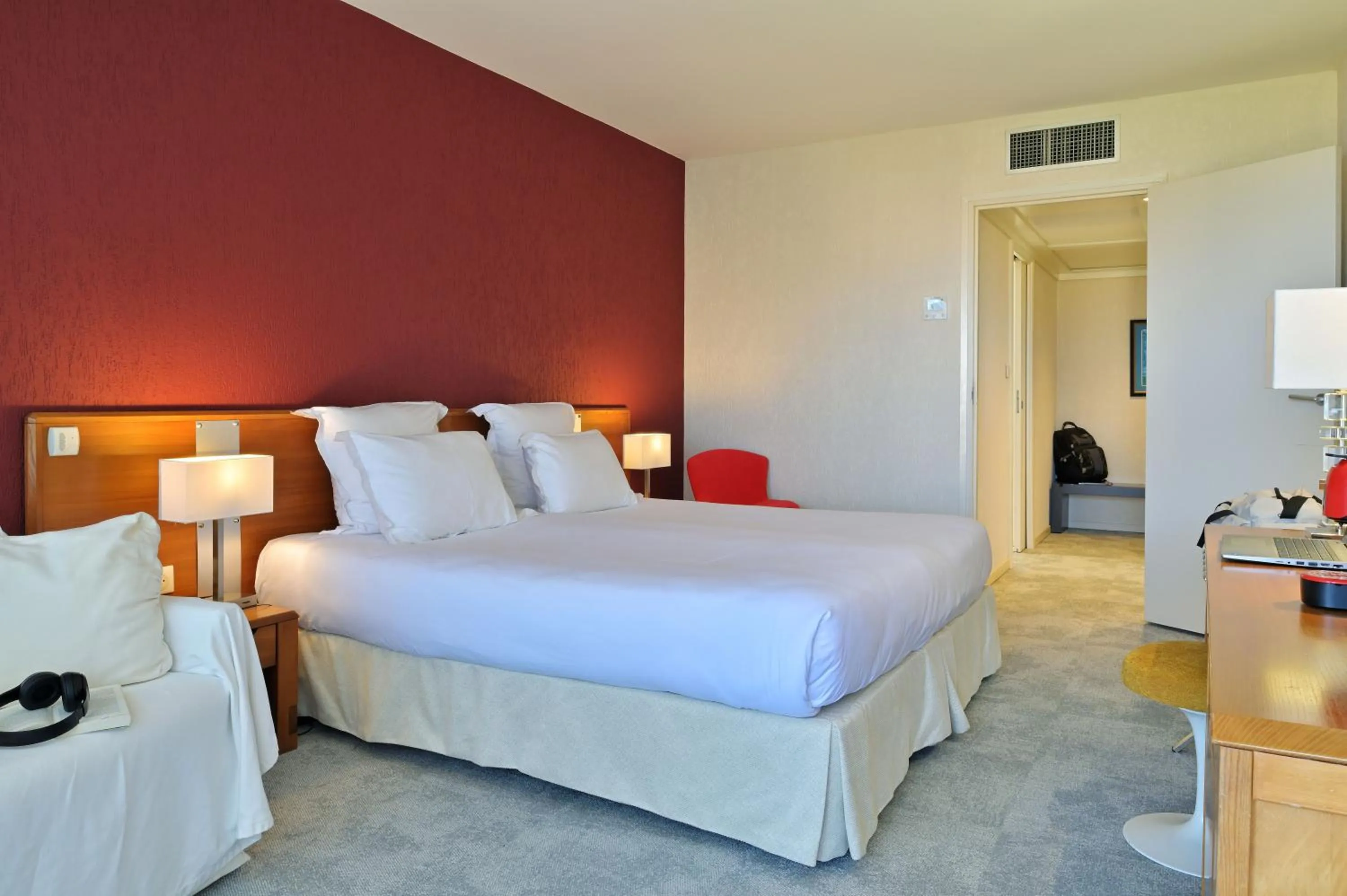 Bedroom, Bed in Hôtel Pietracap