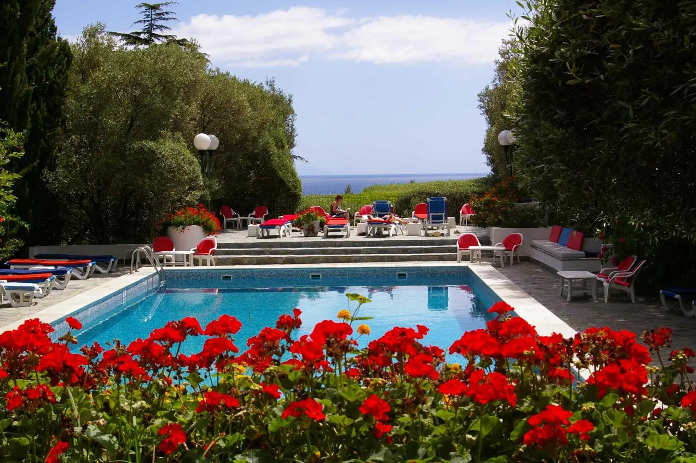 Swimming pool in Hôtel Pietracap Swimming pool in Hôtel Pietracap