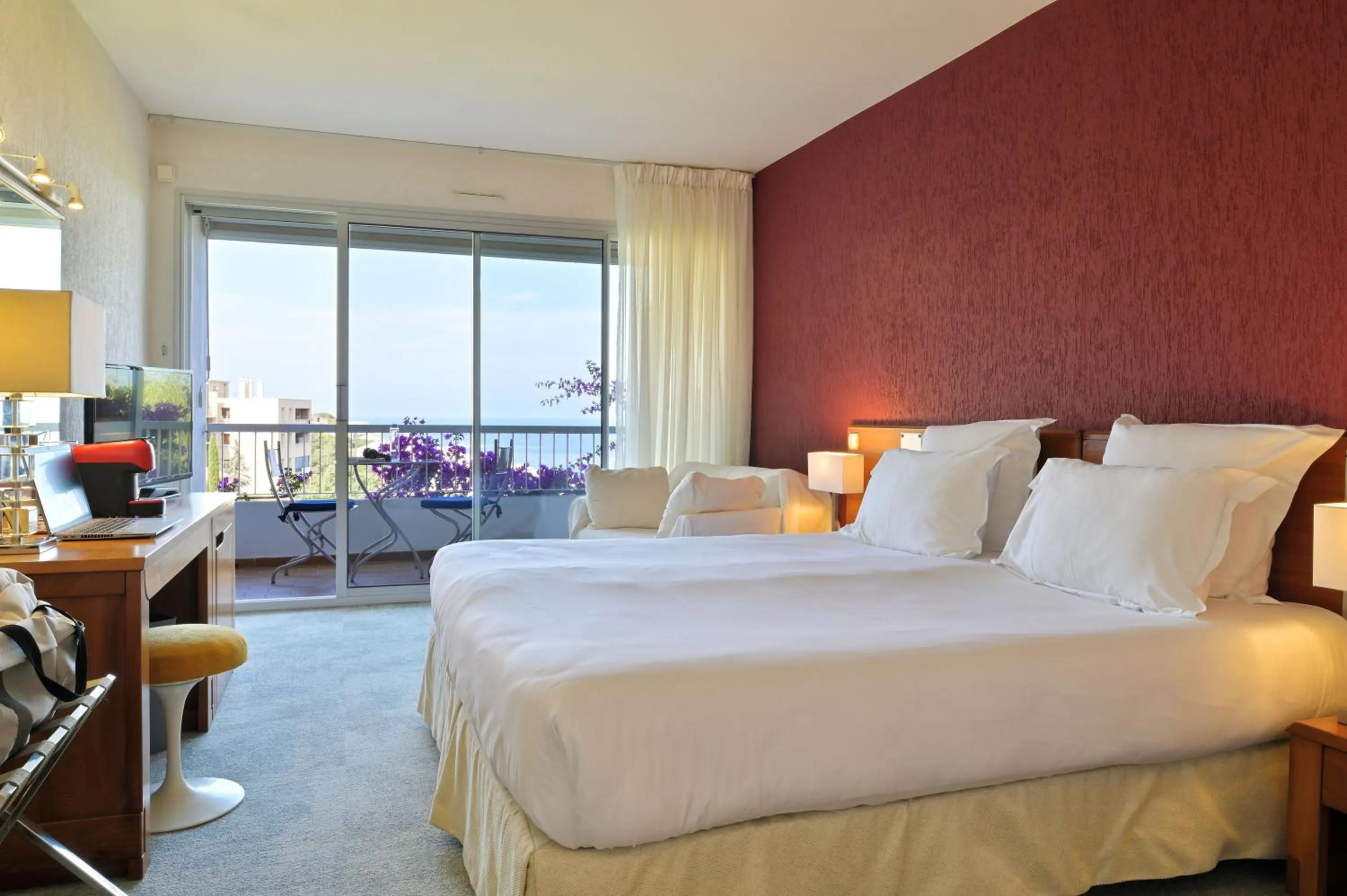 Bedroom, Bed in Hôtel Pietracap