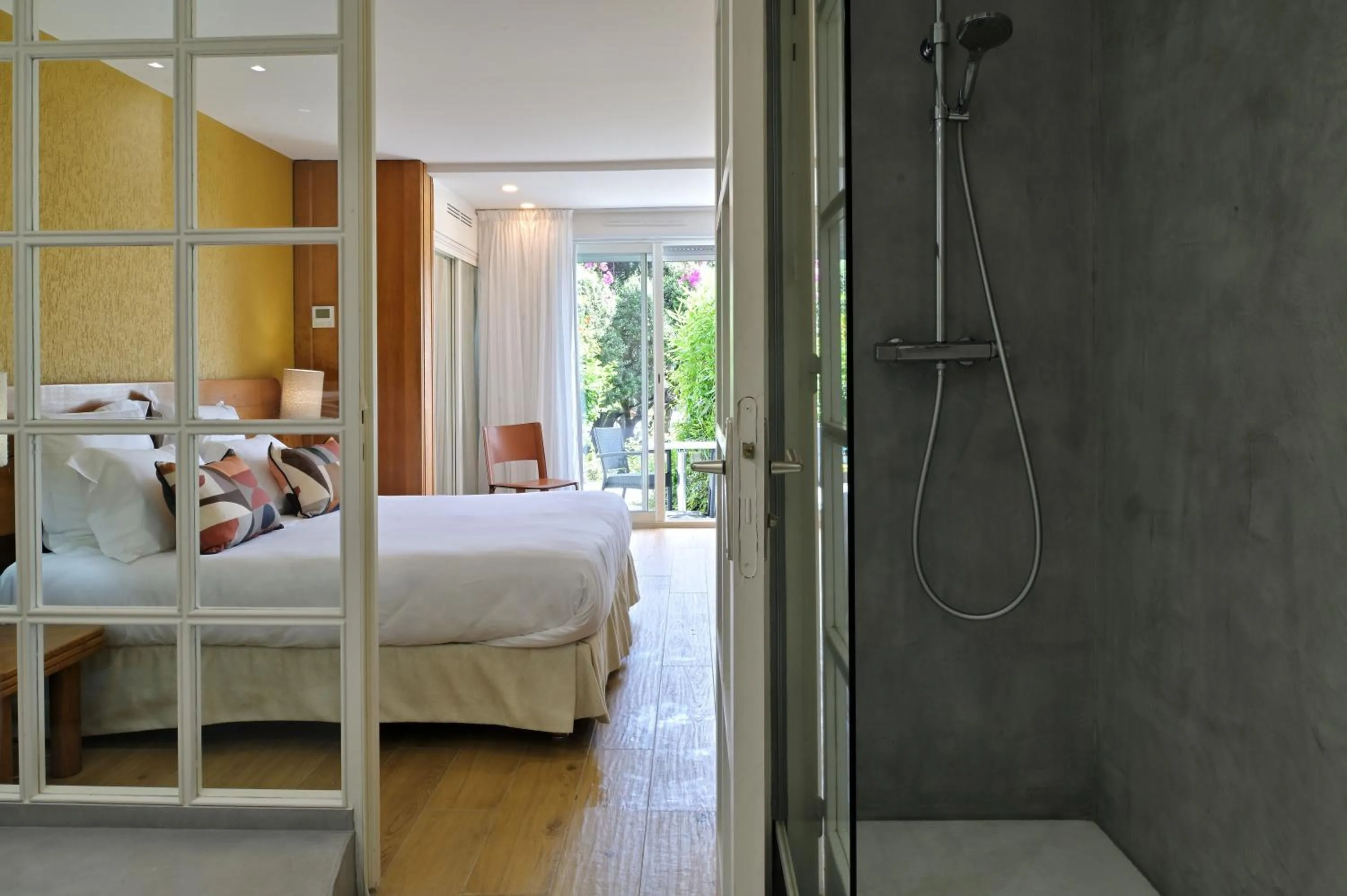 Bedroom, Bed in Hôtel Pietracap