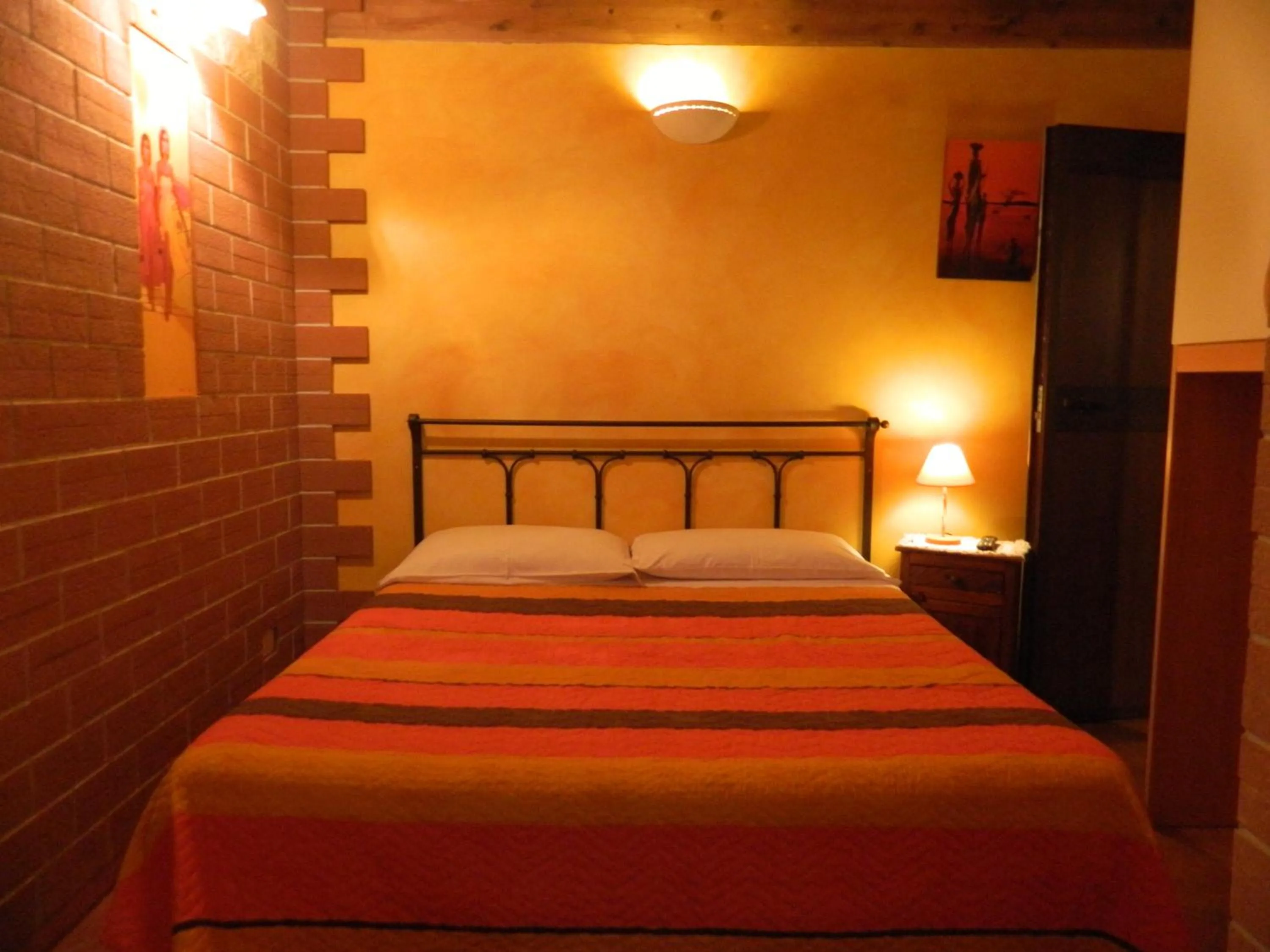 Decorative detail, Bed in La Locanda di Decima