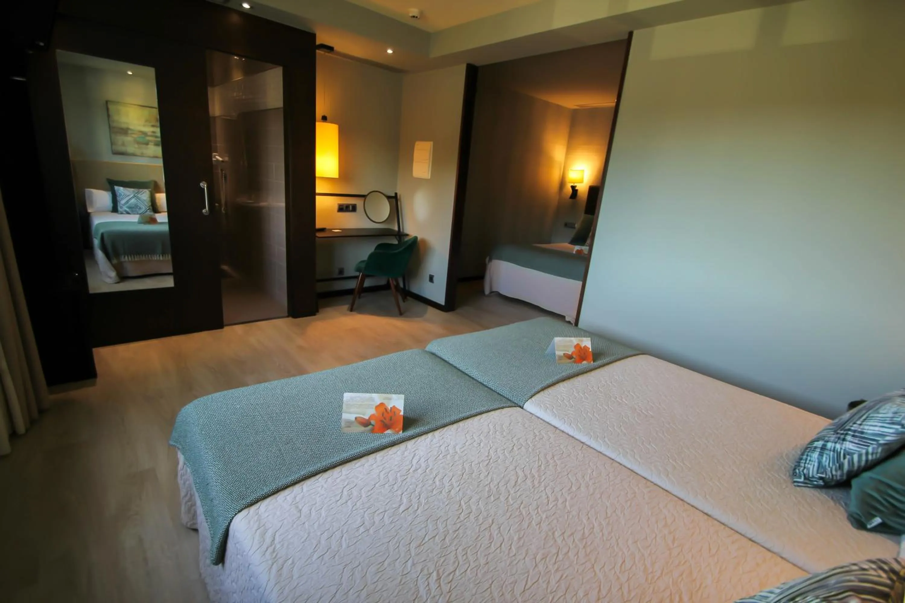 Family, Bed in Hotel Torre de Núñez