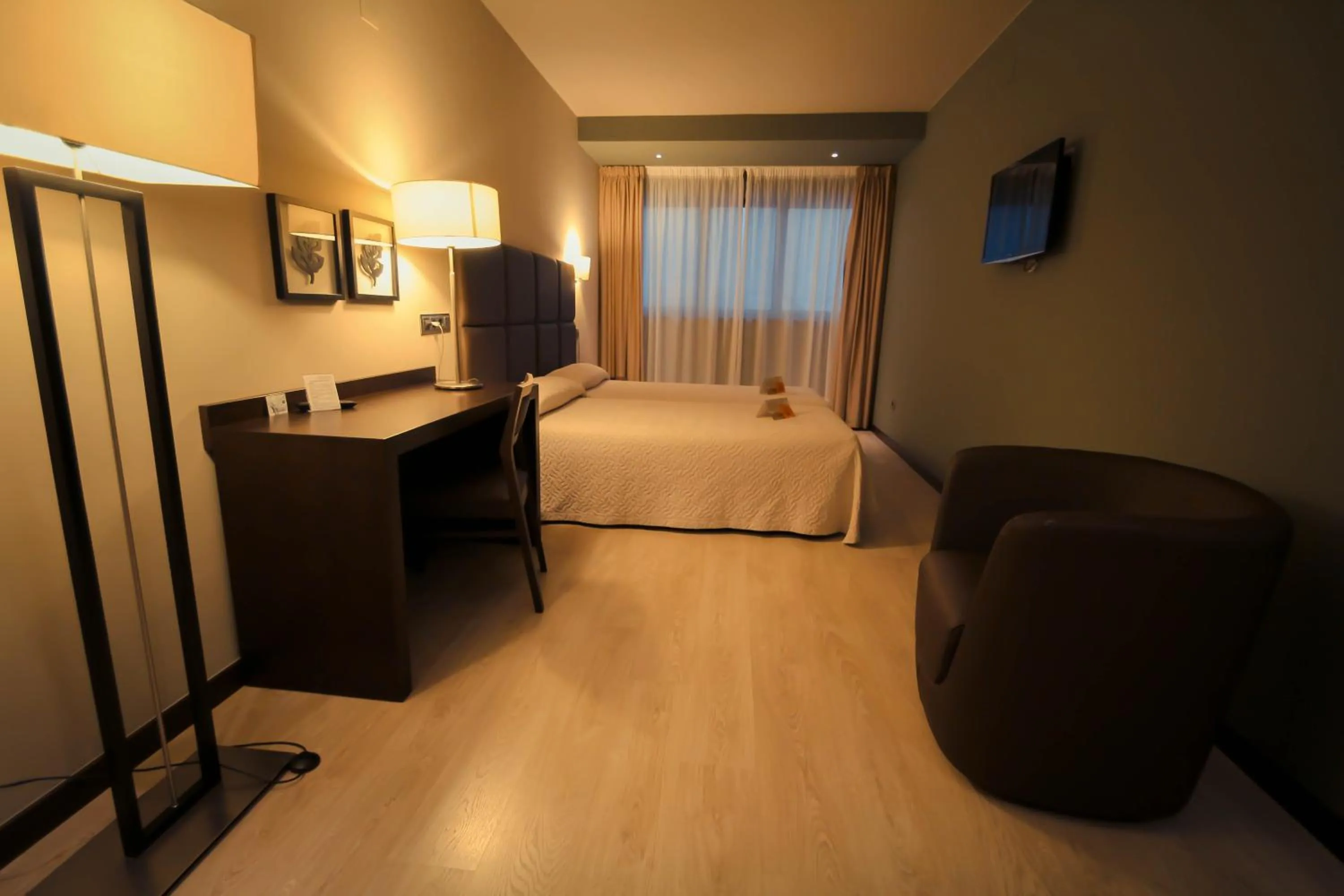 Family, Bed in Hotel Torre de Núñez