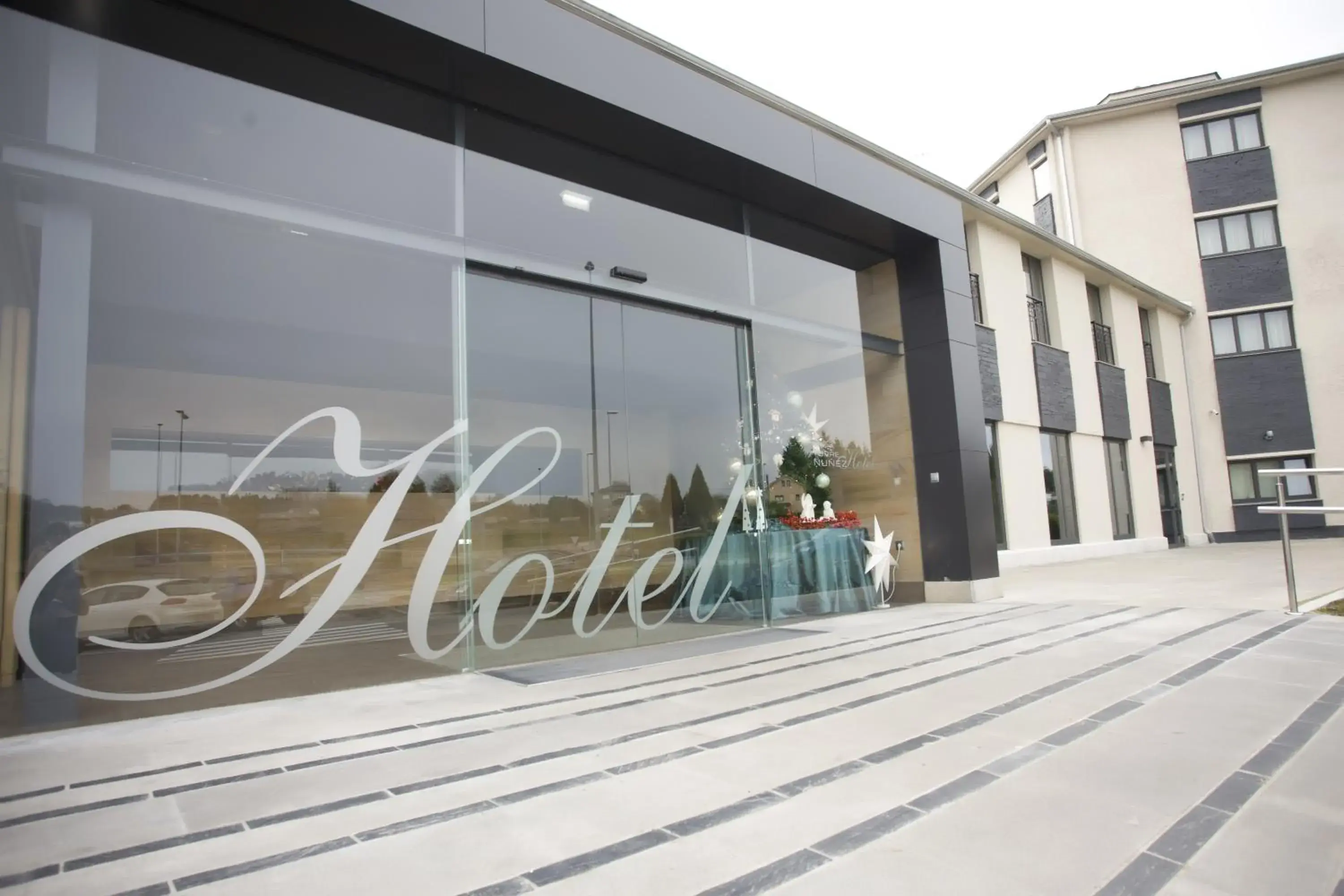 Facade/entrance in Hotel Torre de Núñez Facade/entrance in Hotel Torre de Núñez