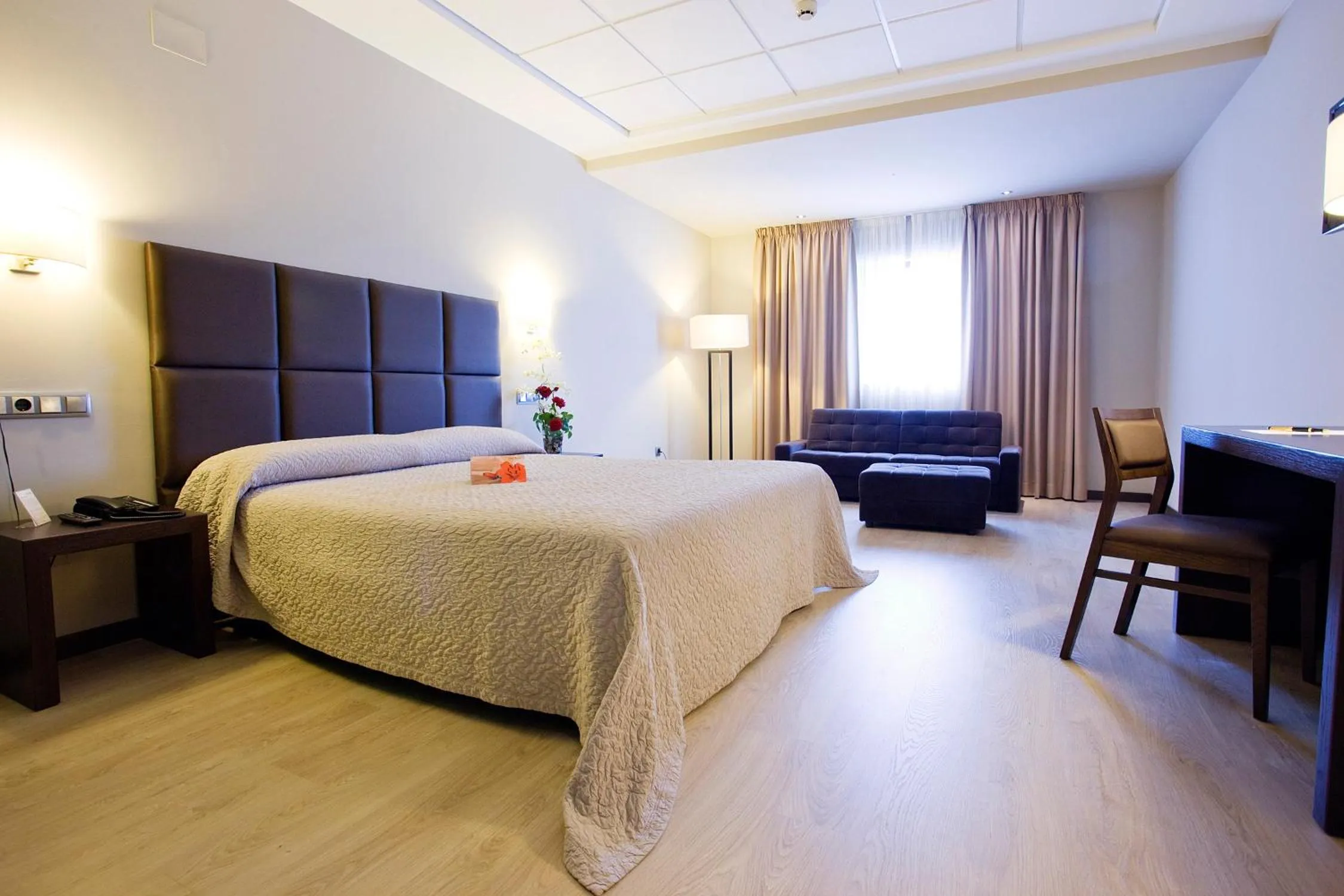 Bedroom, Bed in Hotel Torre de Núñez