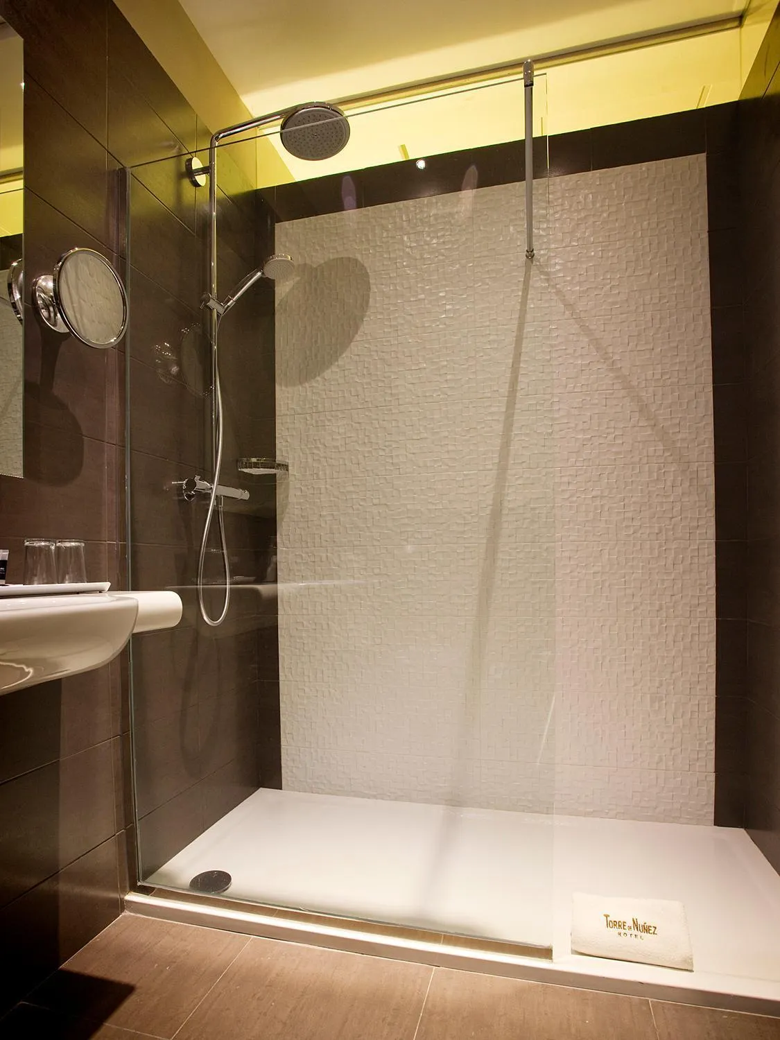 Shower in Hotel Torre de Núñez
