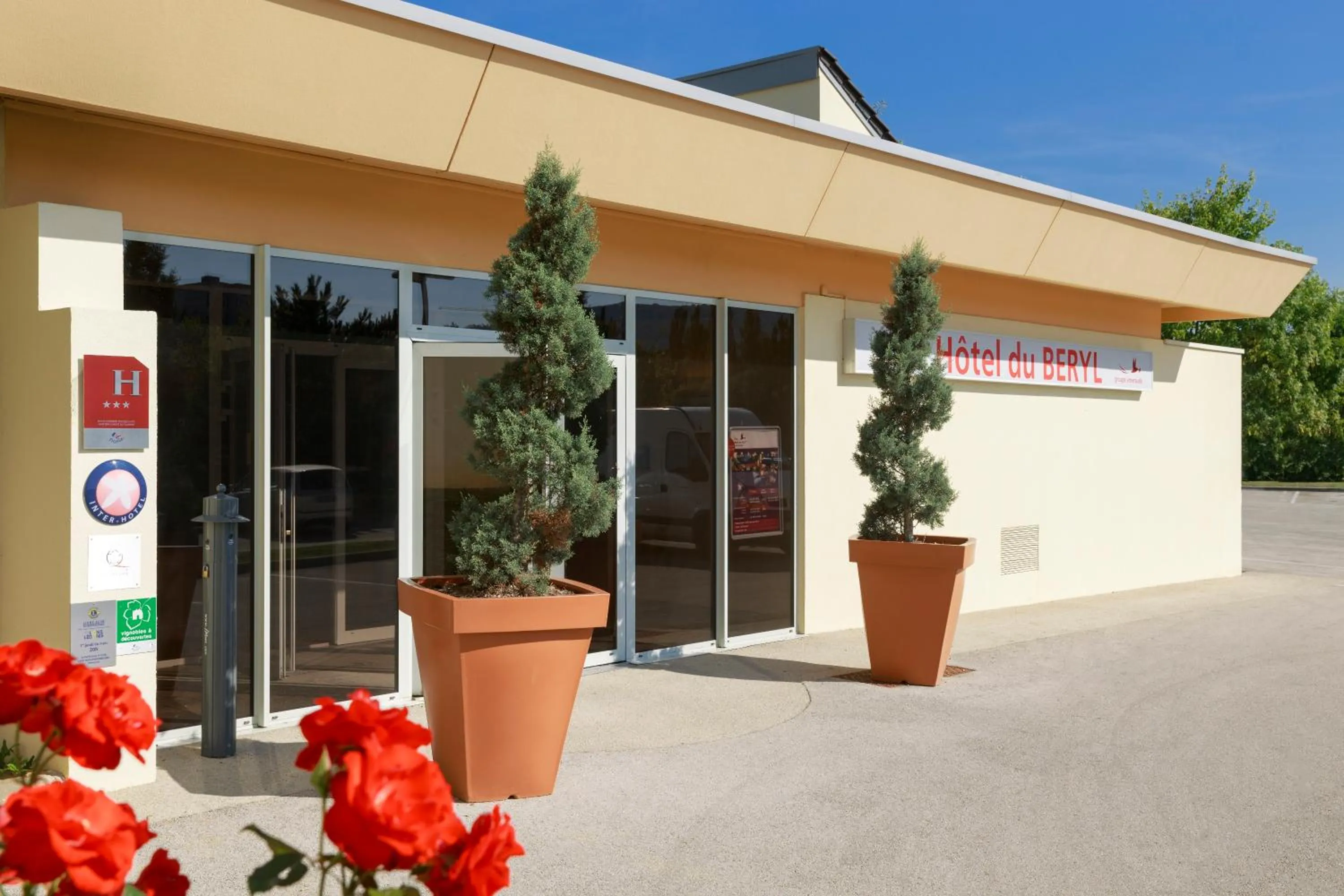 Facade/entrance in Hôtel du Béryl, Lons-le-Saunier
