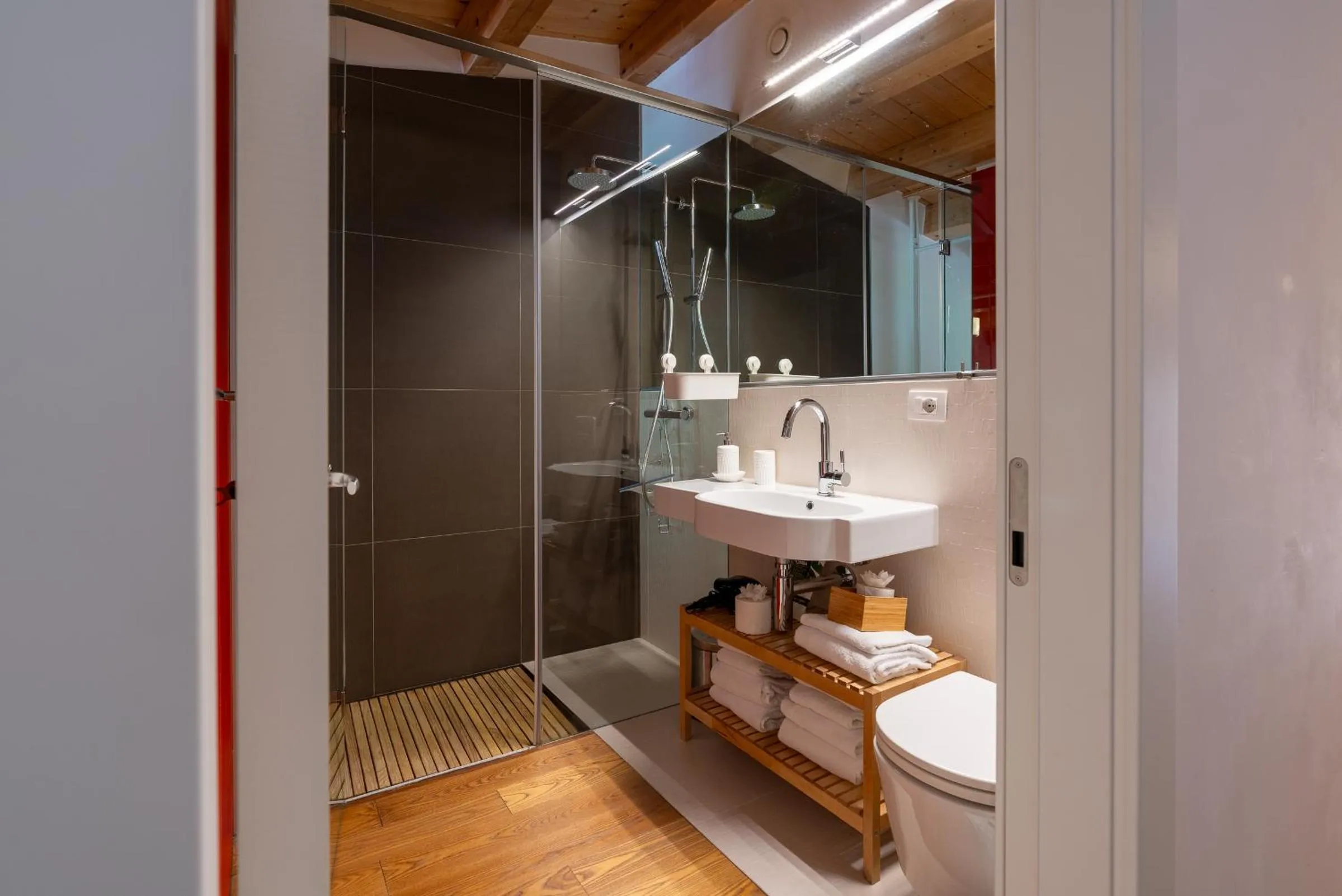 Bathroom in Quercus Appartements contactless check-in