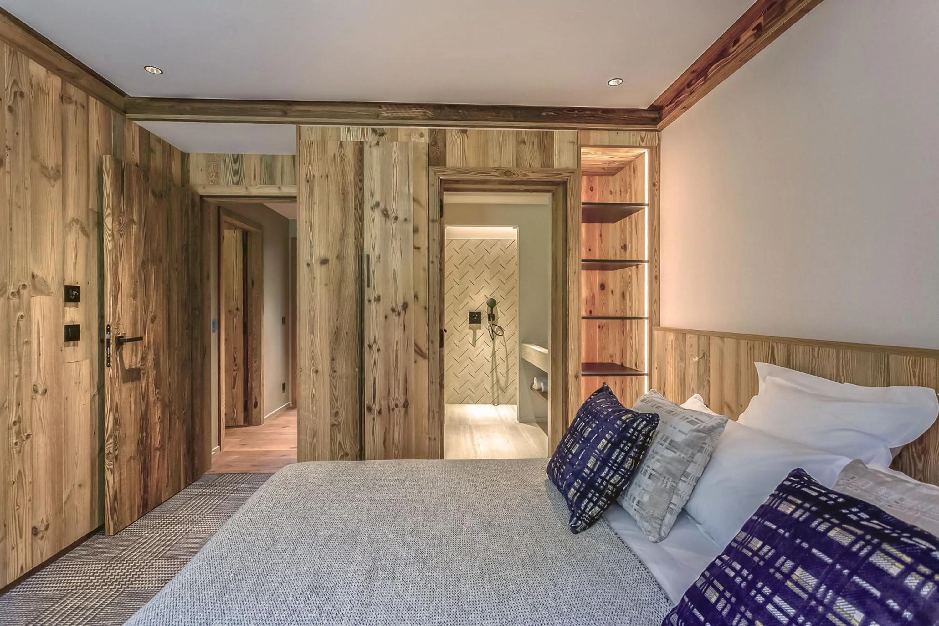 Photo of the whole room, Bed in Hôtel L'Arboisie