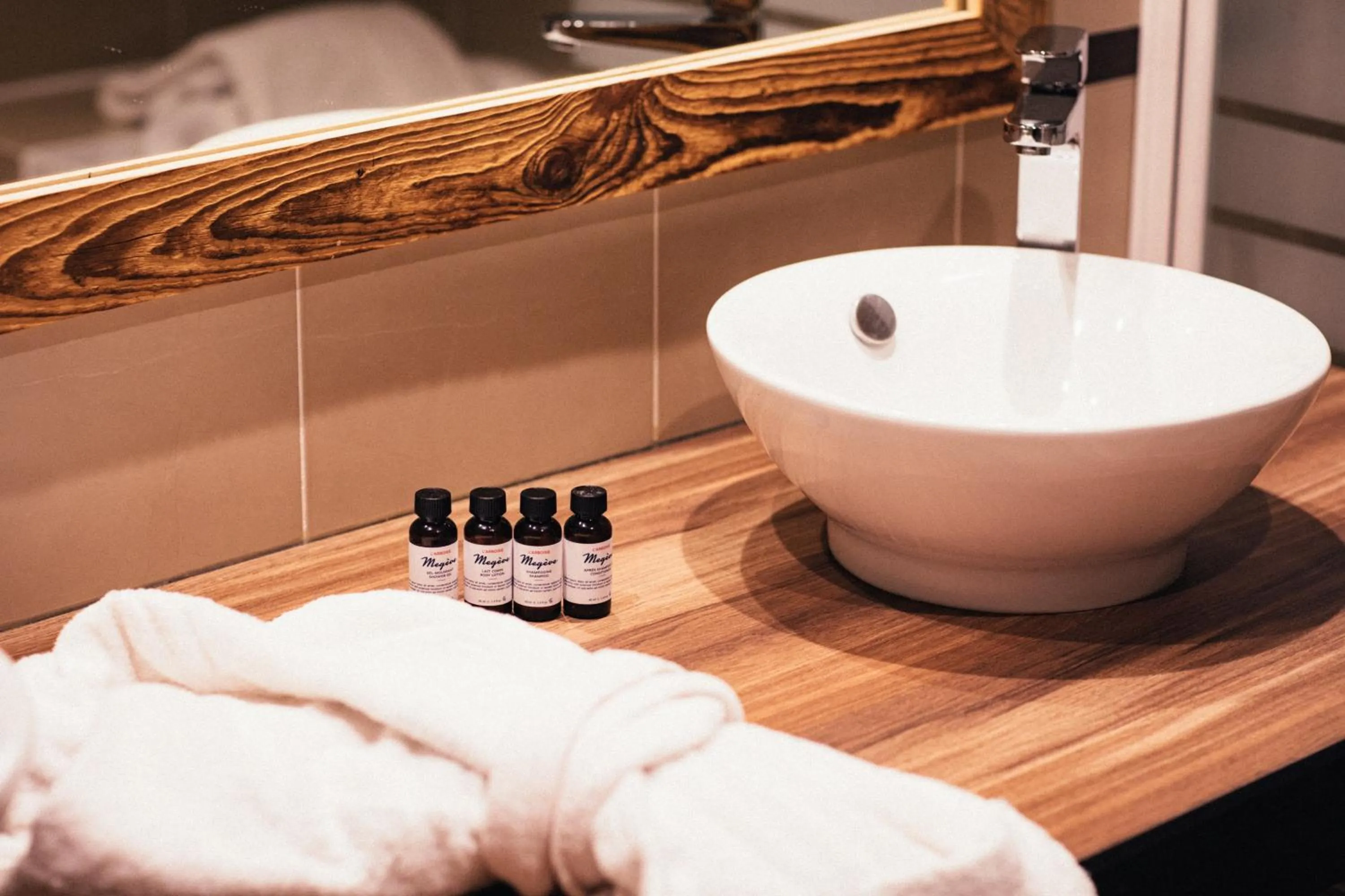 Bathroom in Hôtel L'Arboisie