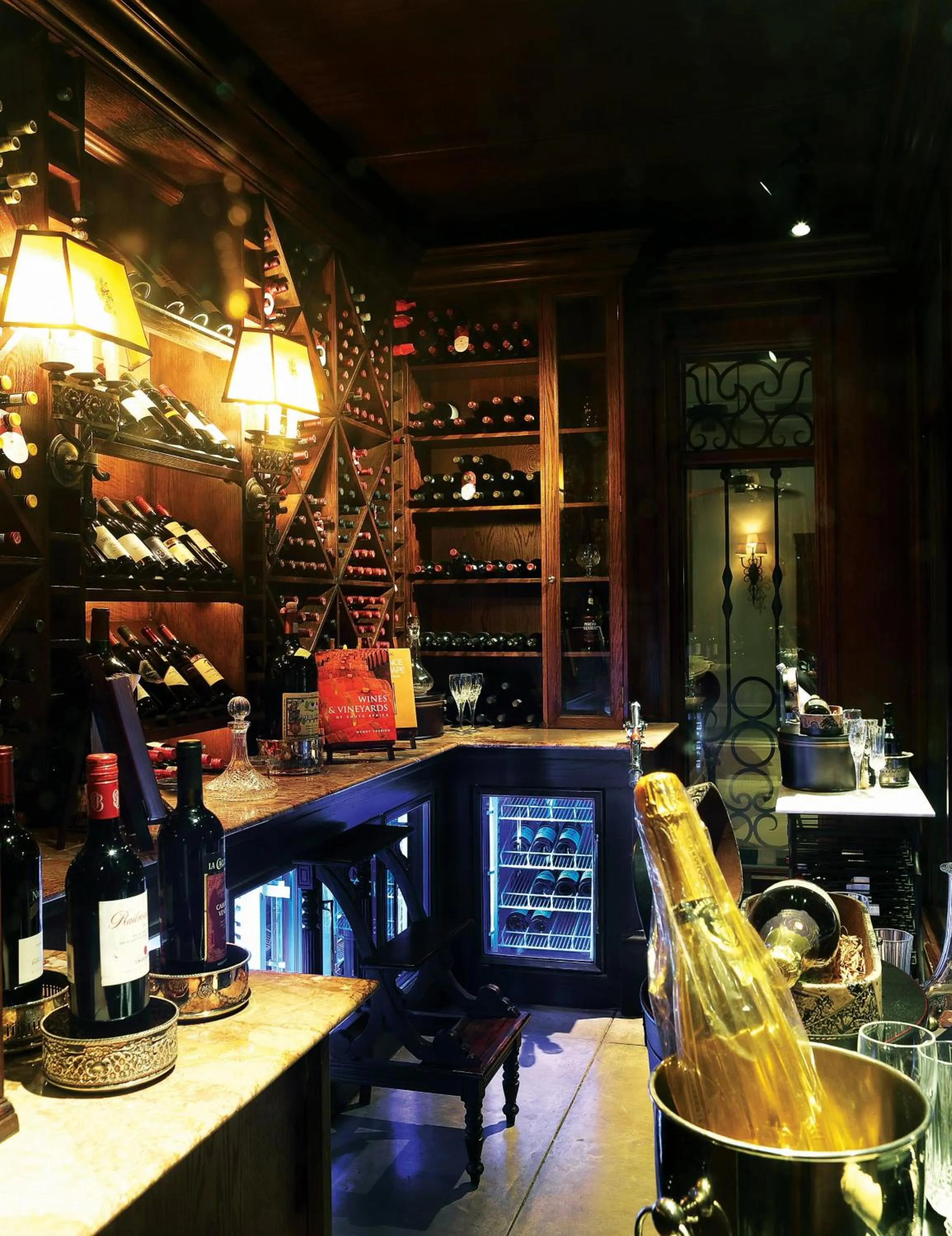 Lounge or bar in Royal Livingstone Hotel by Anantara