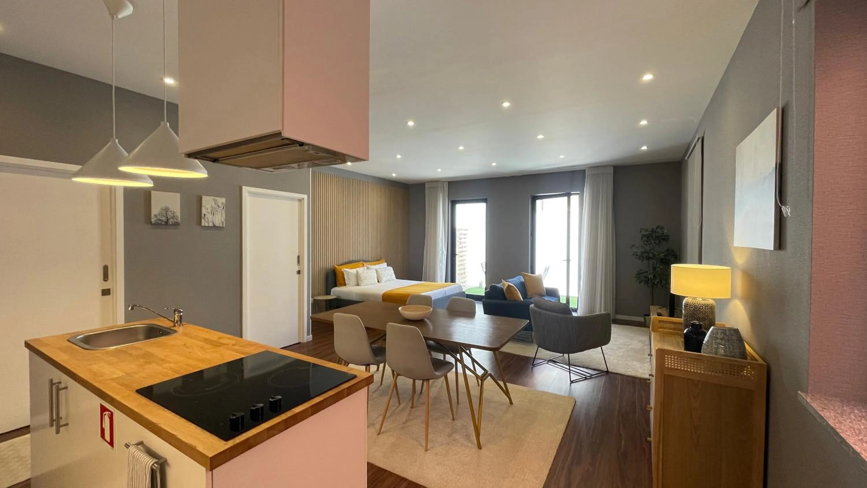 Photo of the whole room in MyTrip Porto