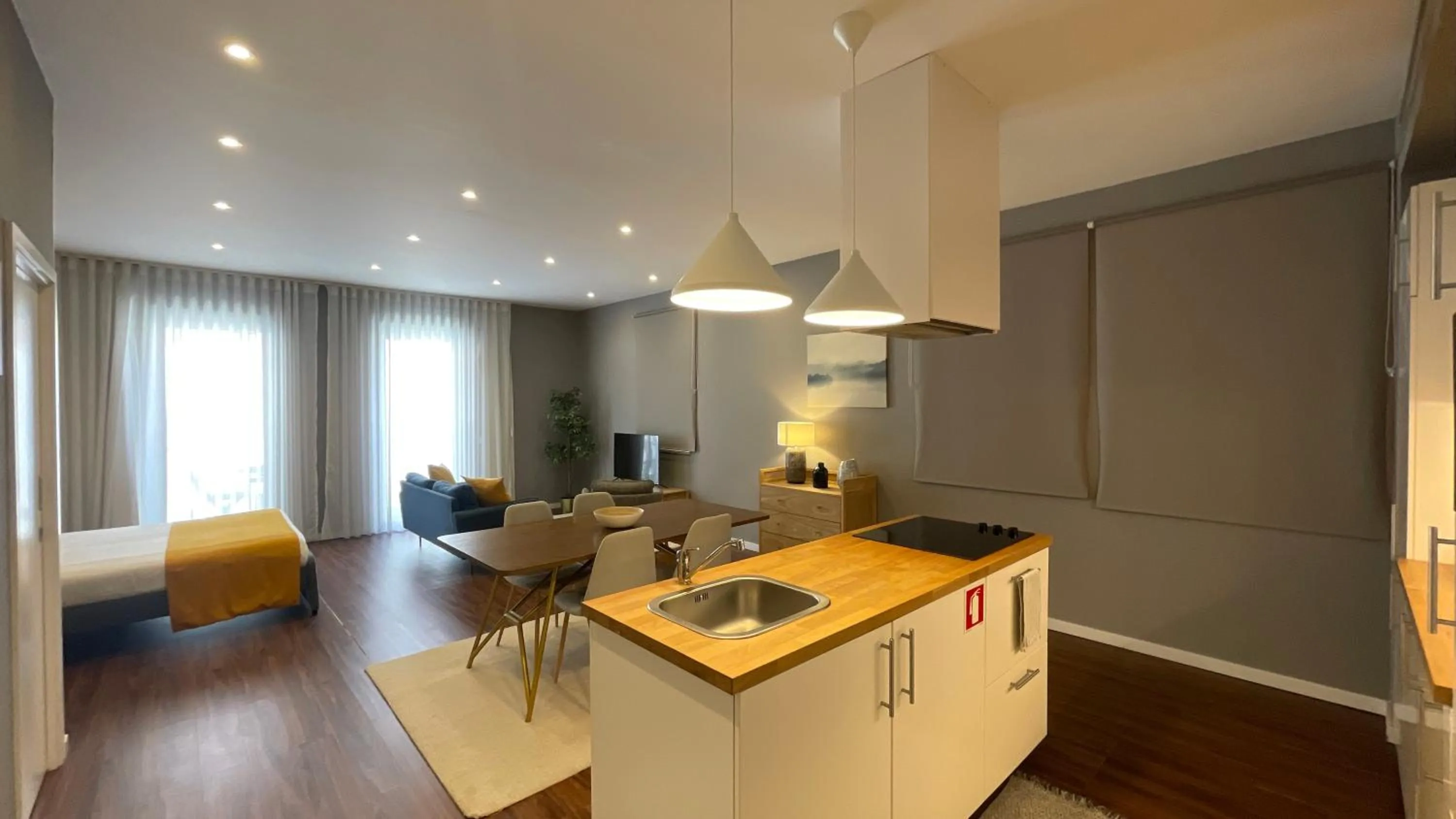 Photo of the whole room in MyTrip Porto