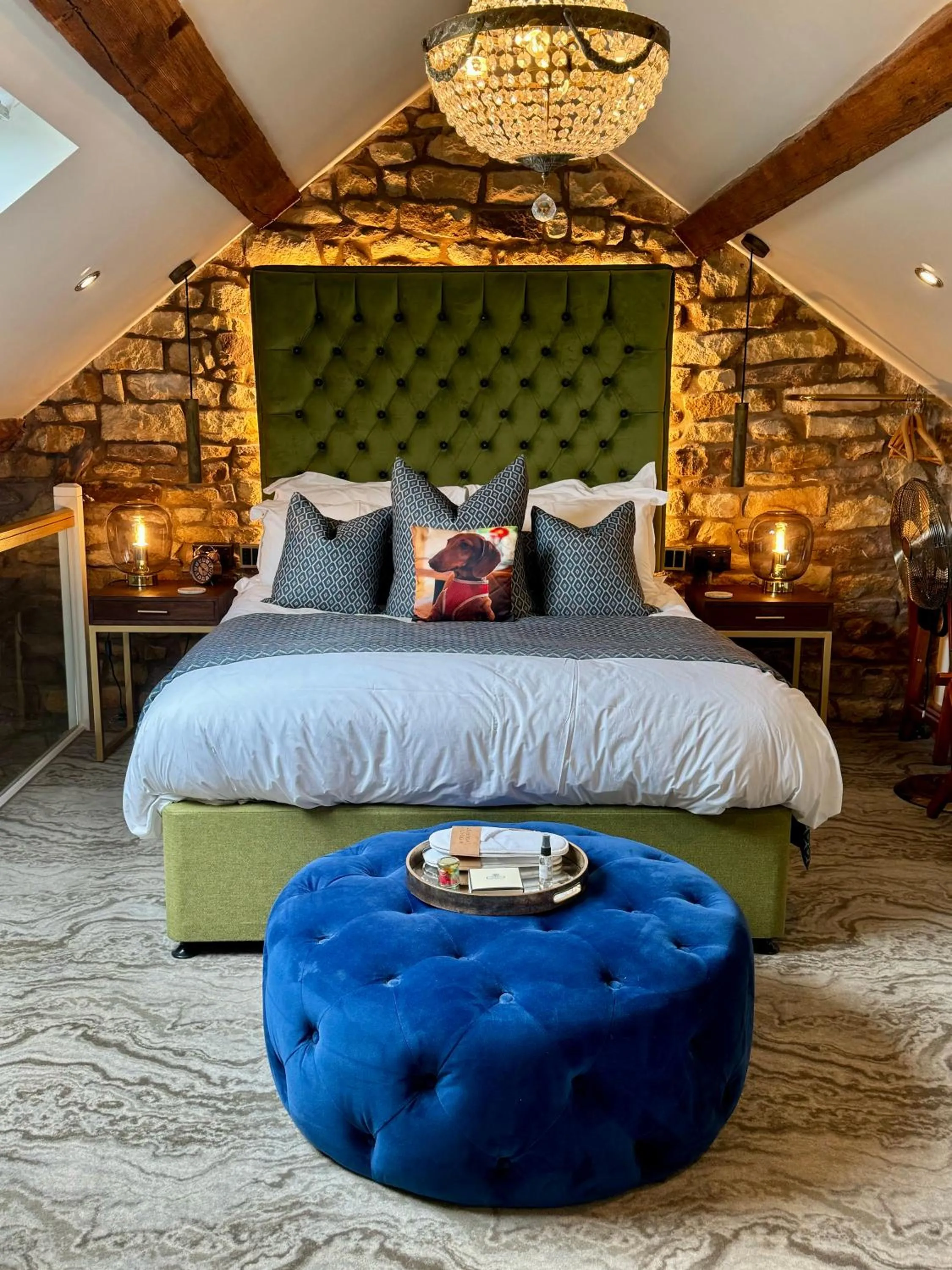 Bedroom, Bed in Quite Simply French