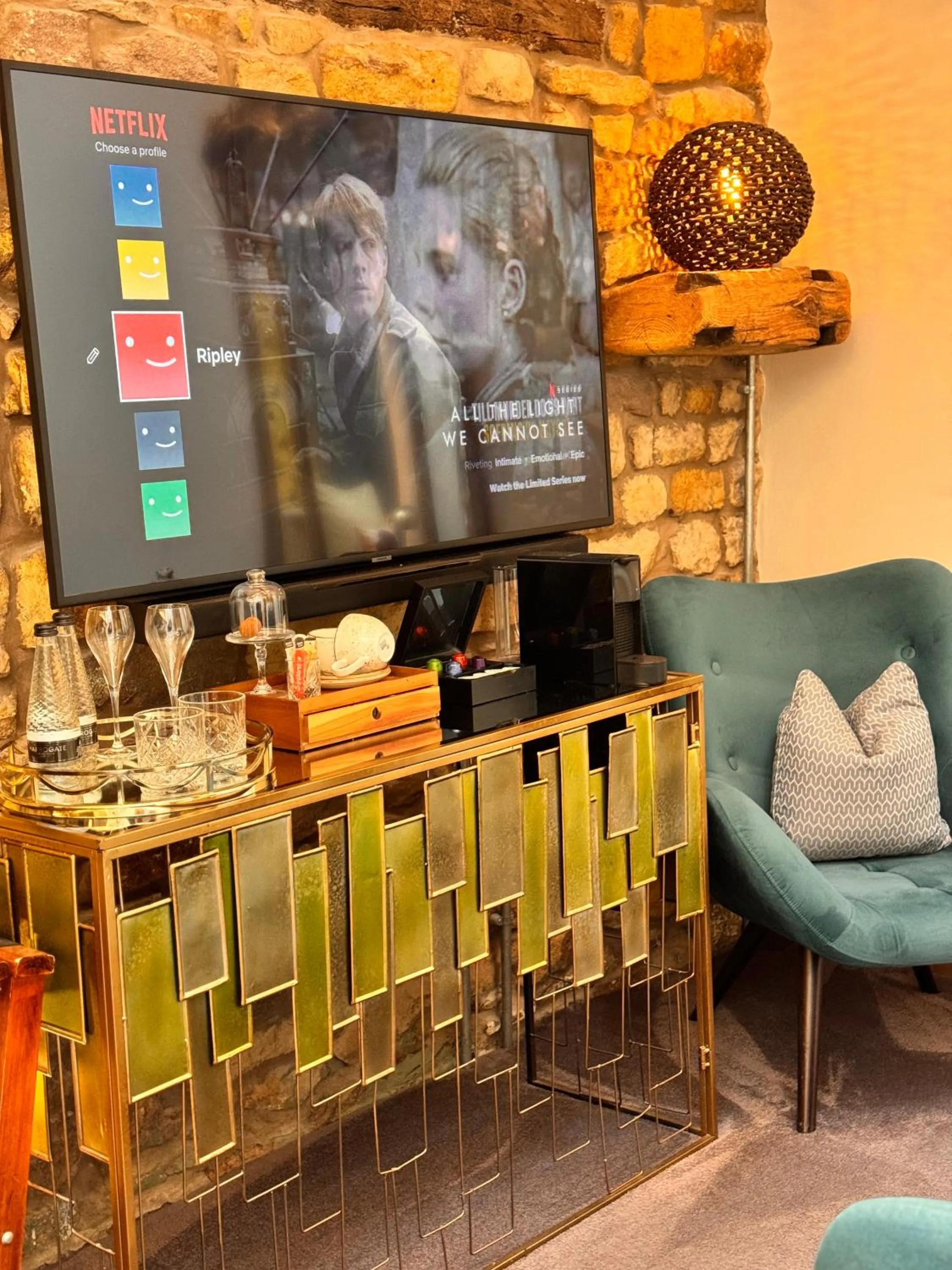 TV and multimedia in Quite Simply French