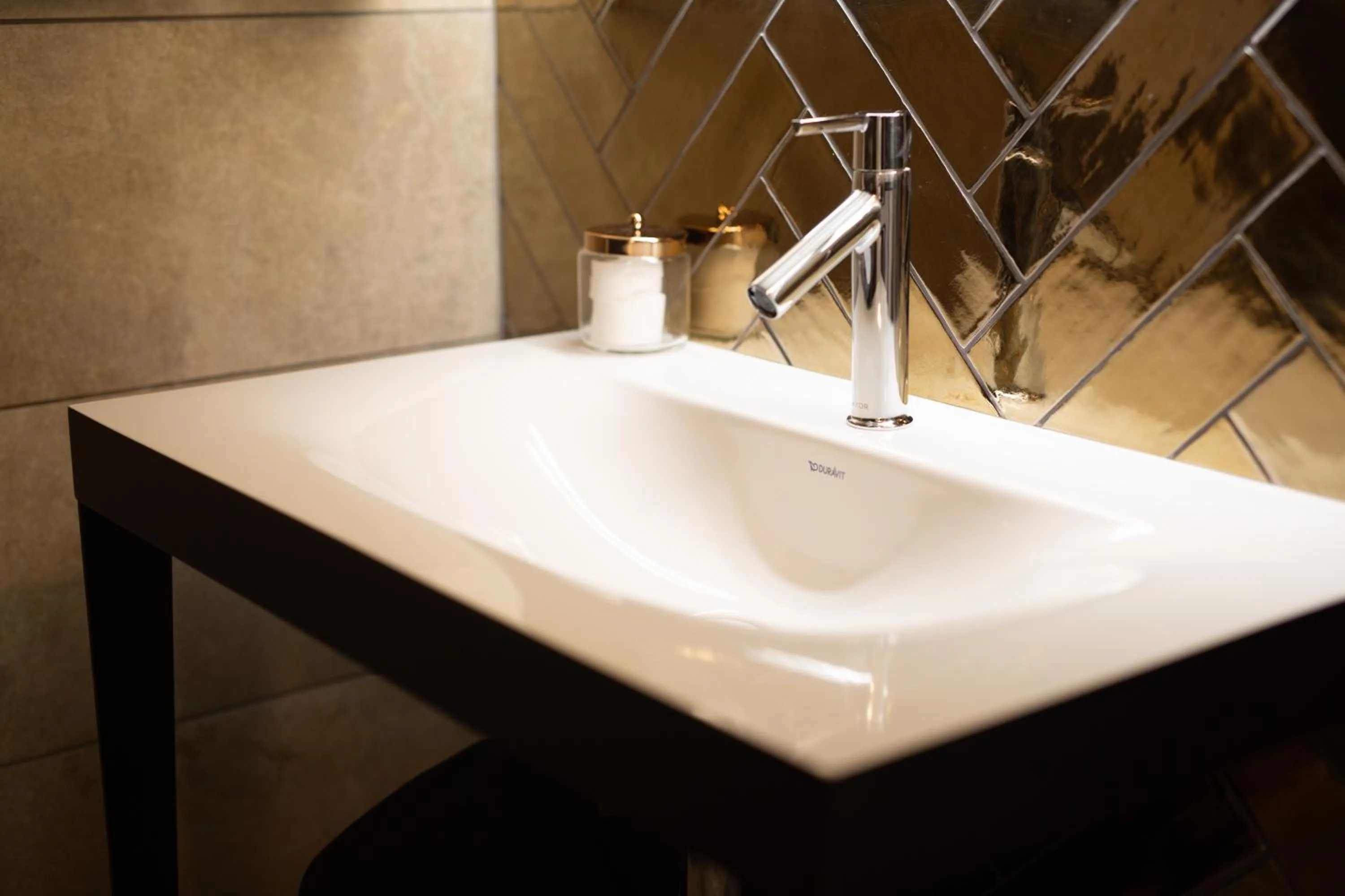 Bathroom in Quite Simply French