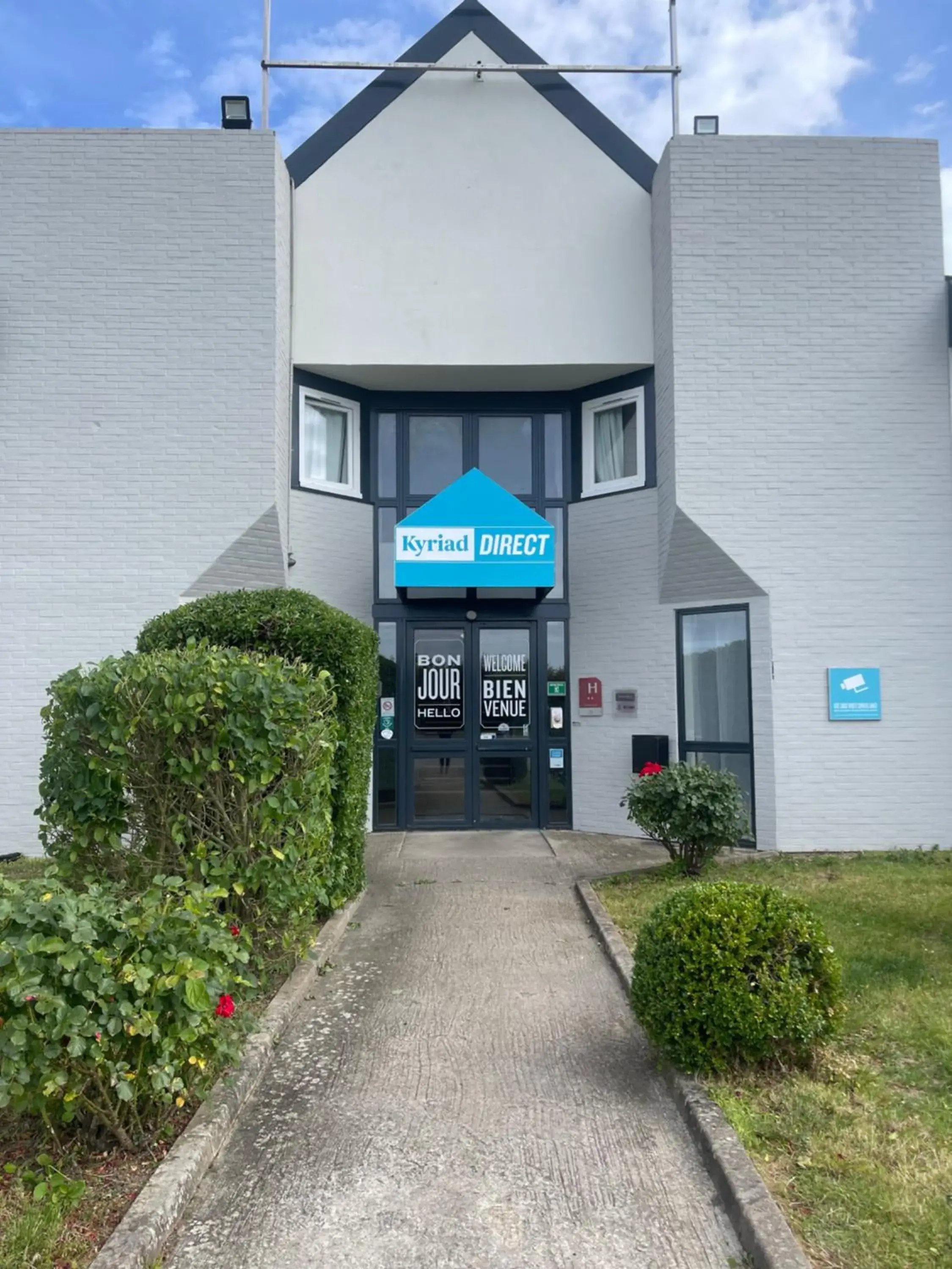 Property building in Kyriad Direct Dreux Property building in Kyriad Direct Dreux