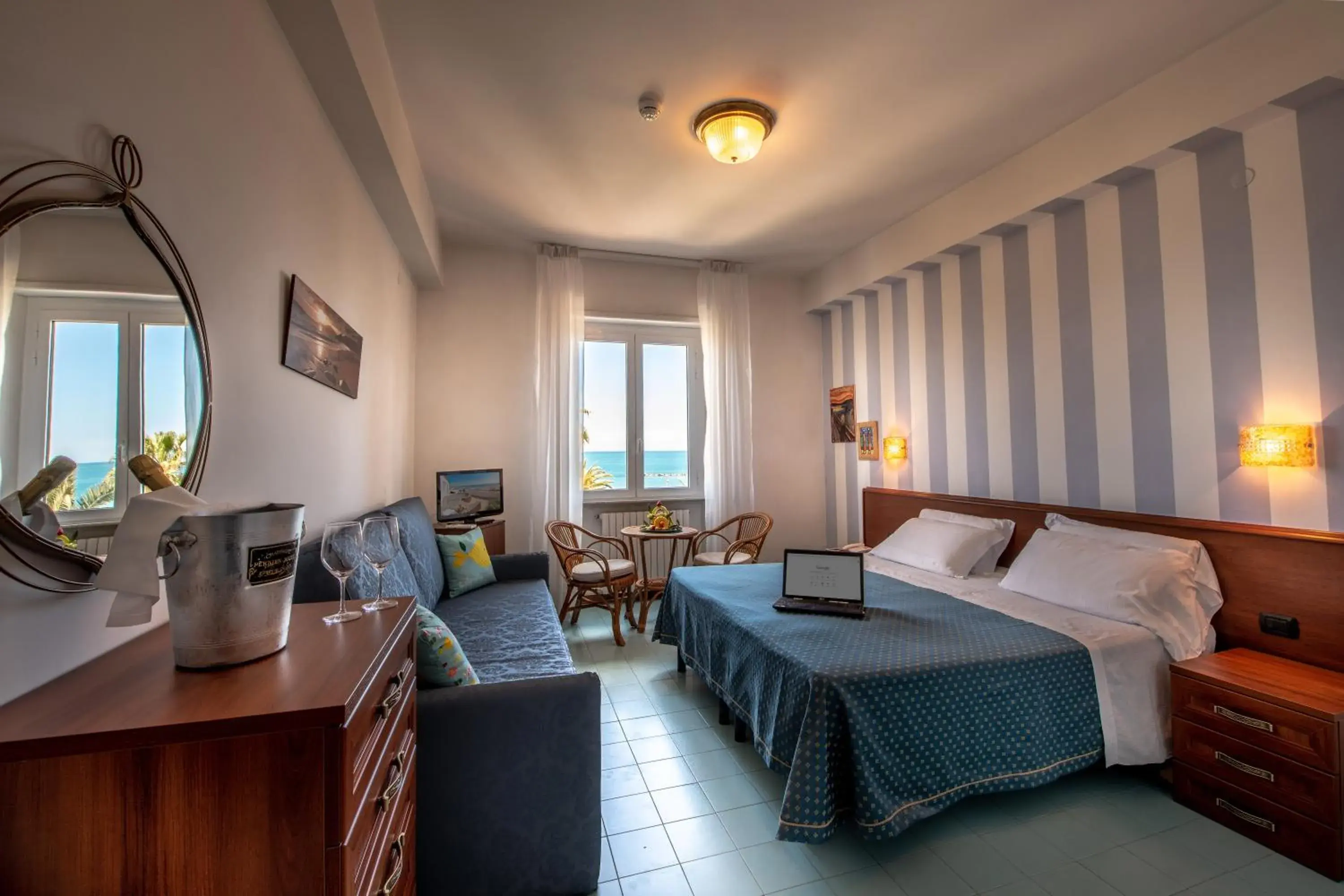 Triple Room in Grand Hotel Excelsior Triple Room in Grand Hotel Excelsior