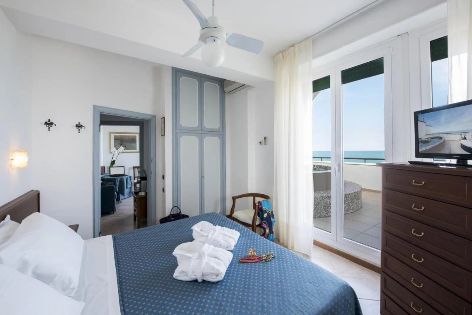 Photo of the whole room, Bed in Grand Hotel Excelsior