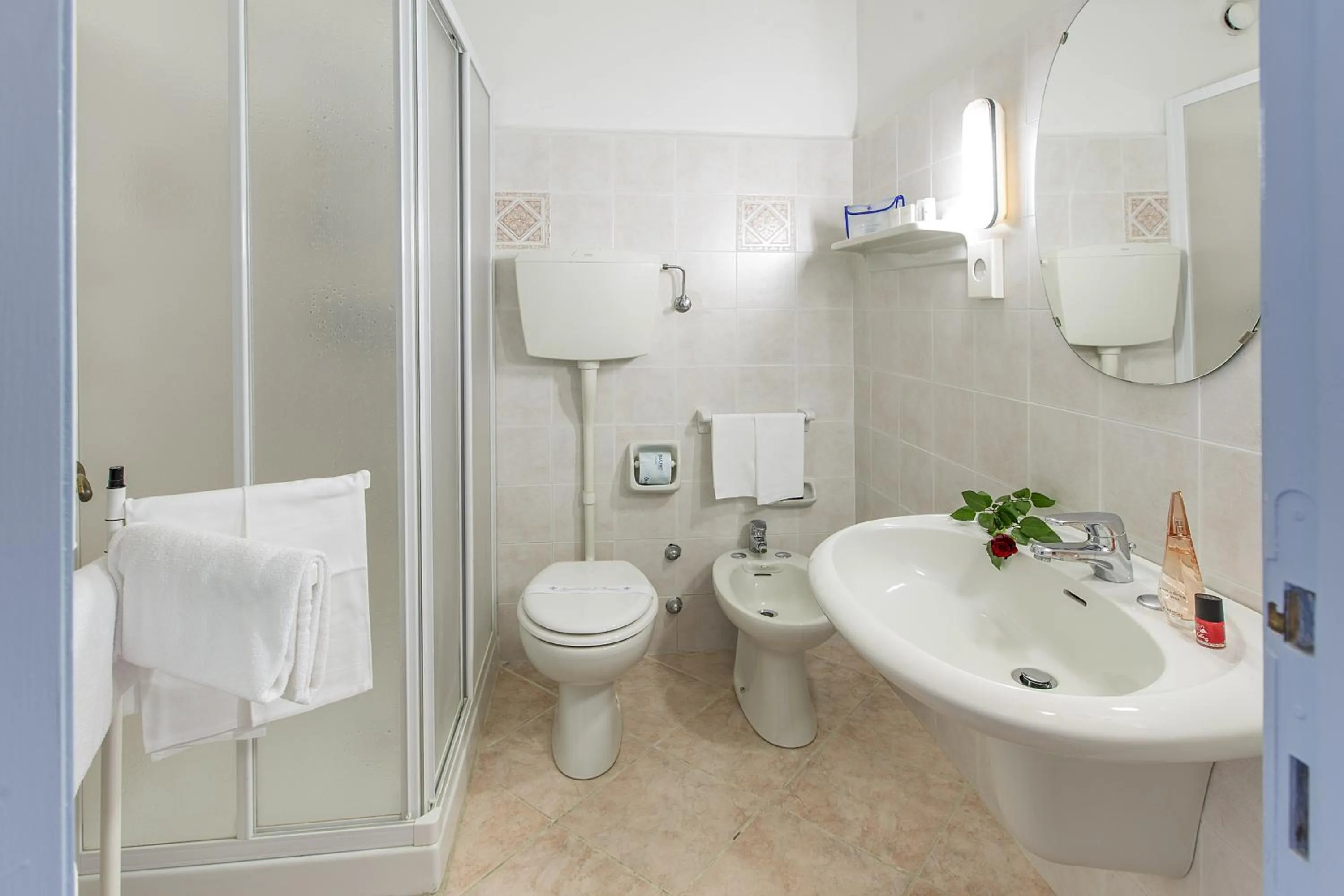 Toilet in Grand Hotel Excelsior