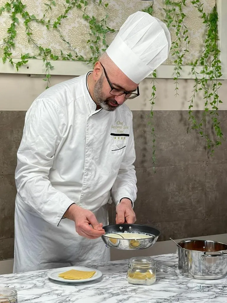 People in Hotel Missouri