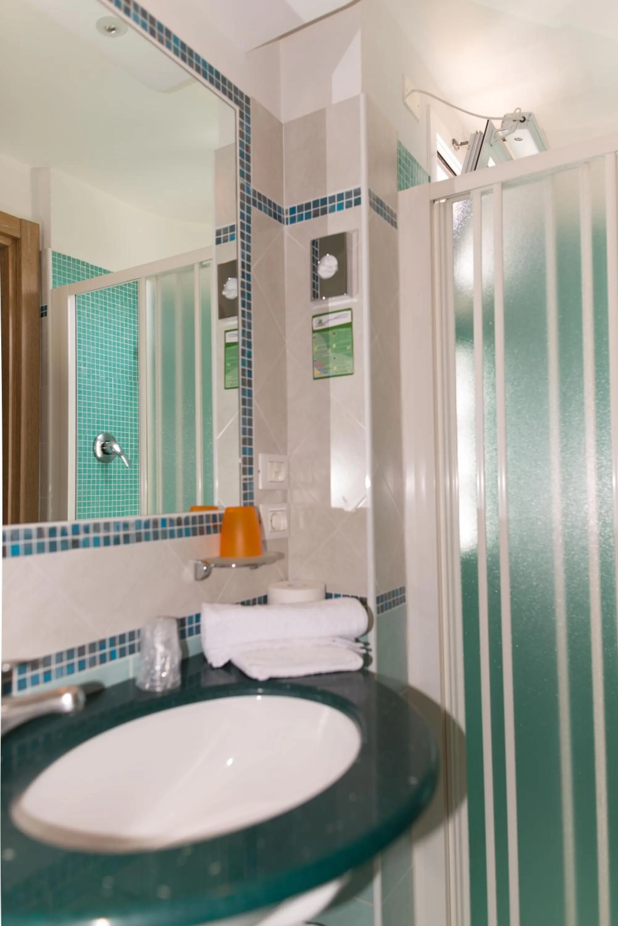 Bathroom in Hotel Missouri