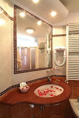 Bathroom in Hotel Missouri