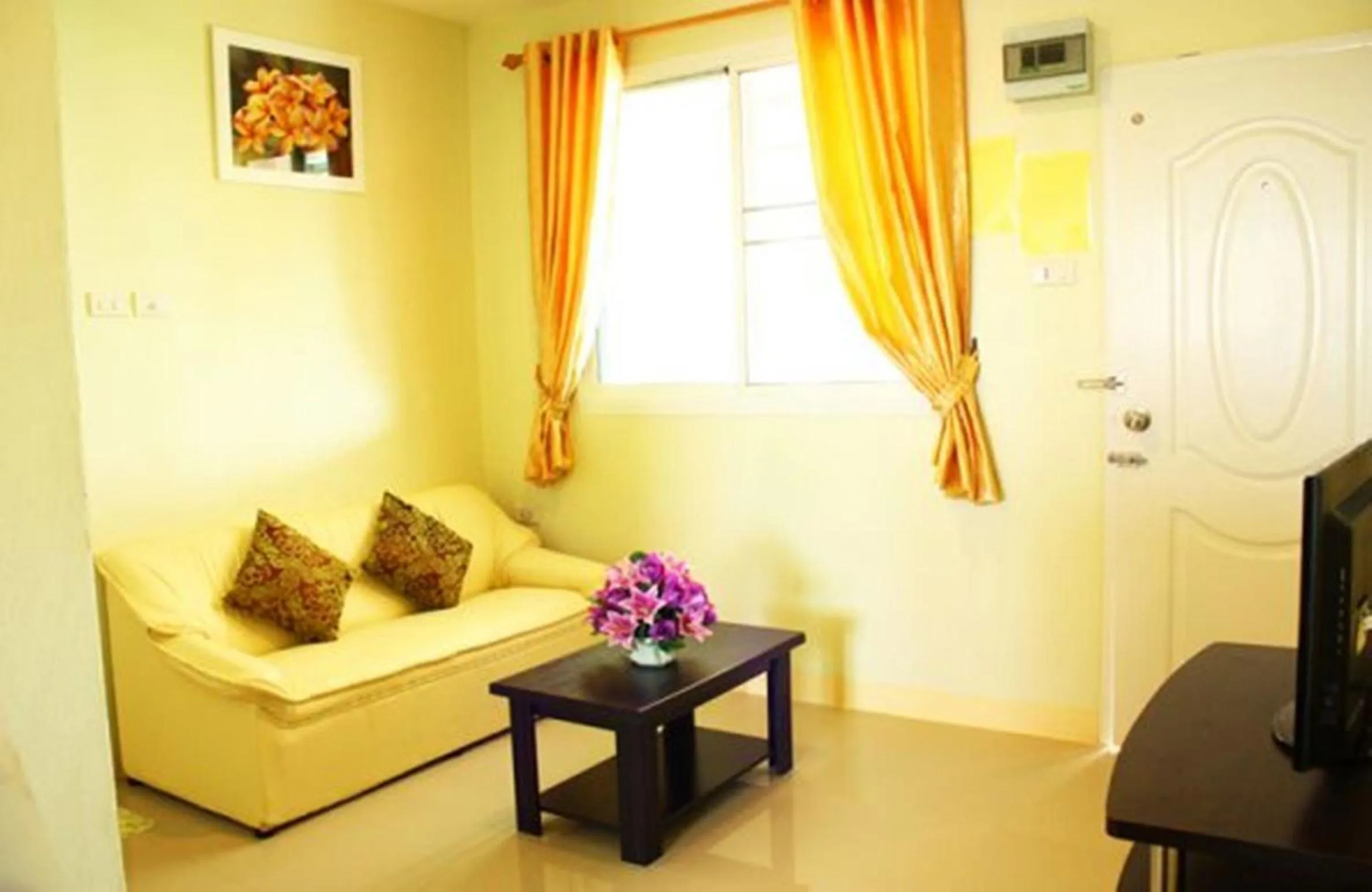 Living room in Santipran Place