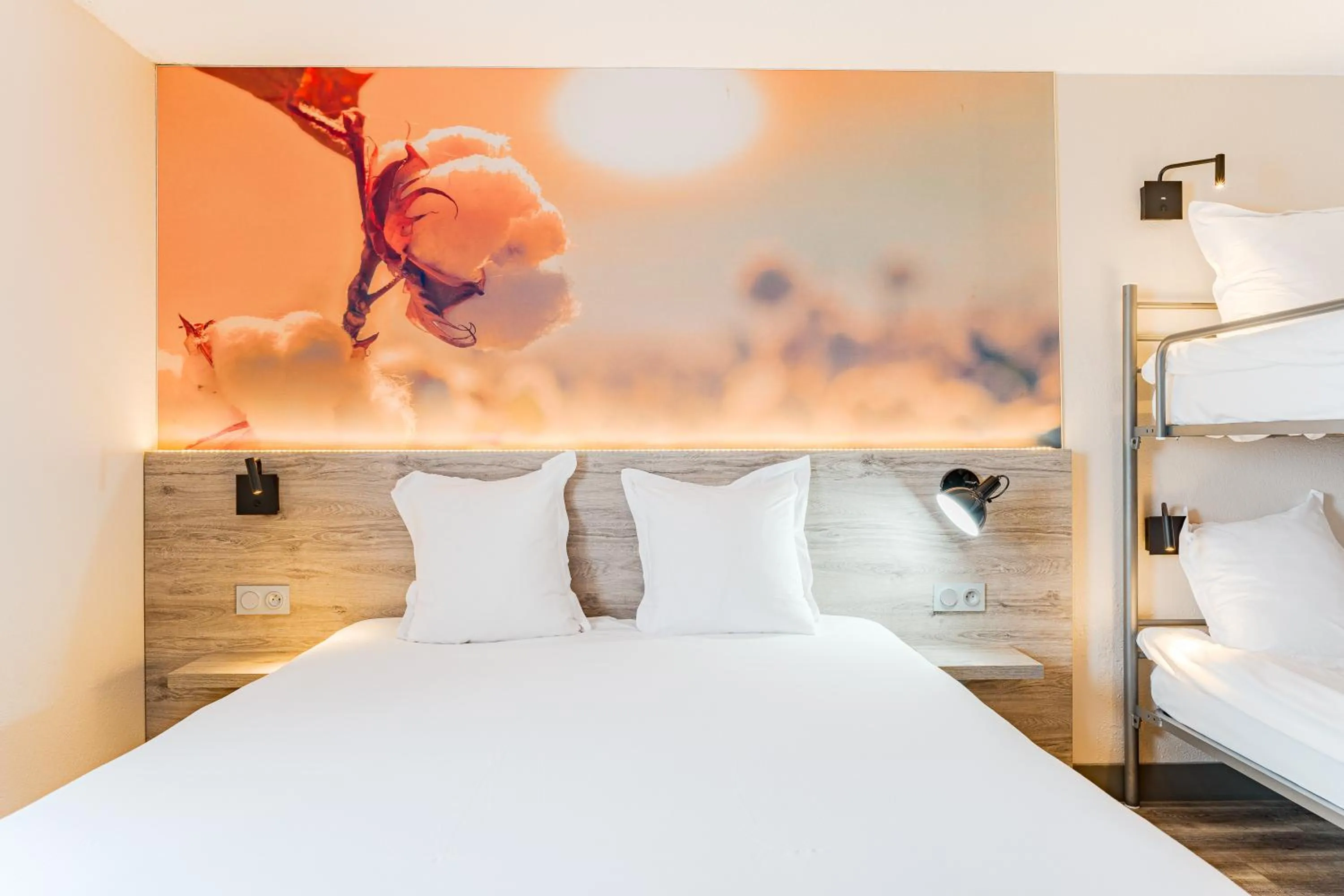 Bed in Kyriad Direct Tours Sud - Chambray Lès Tours