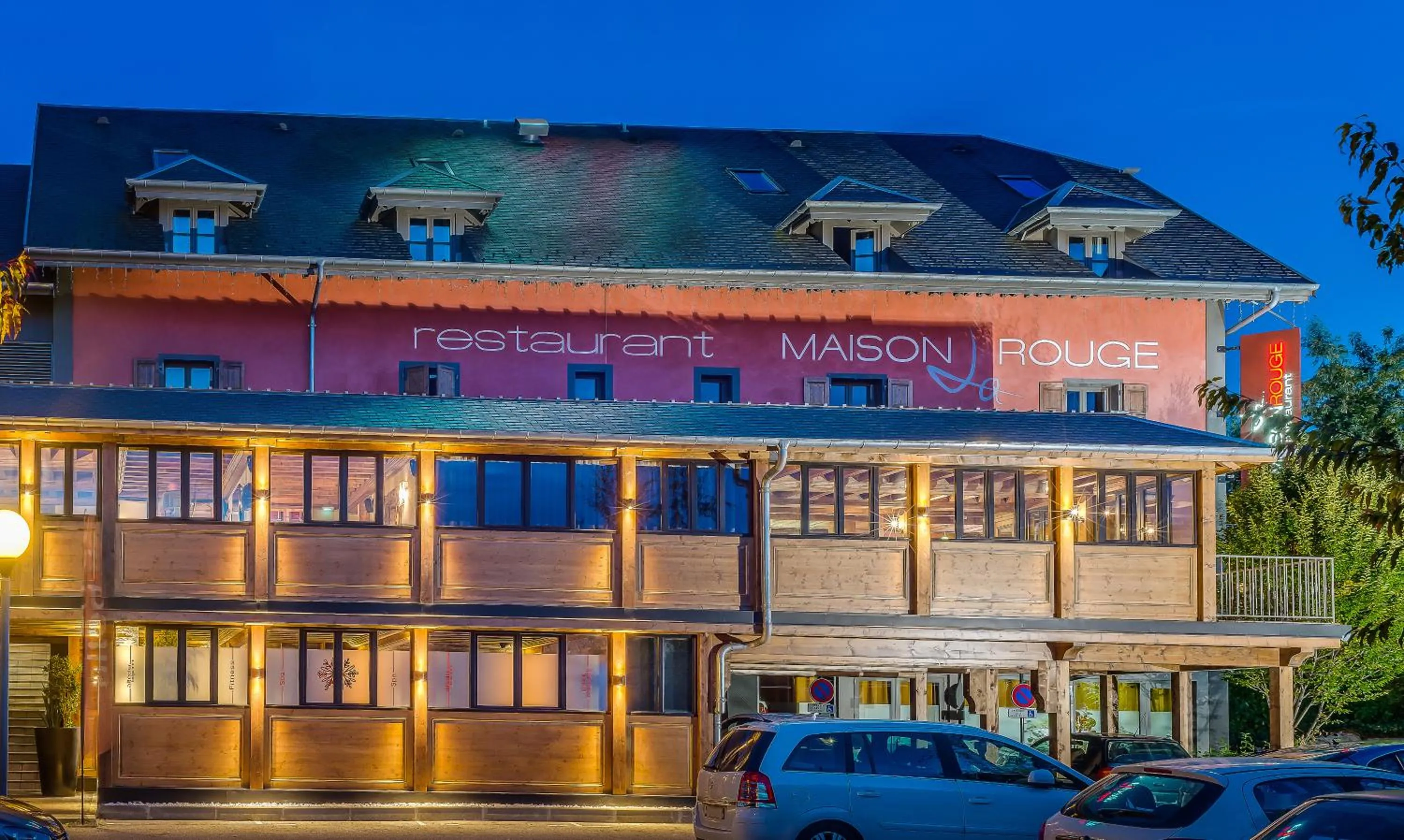 Facade/entrance in La Maison Rouge