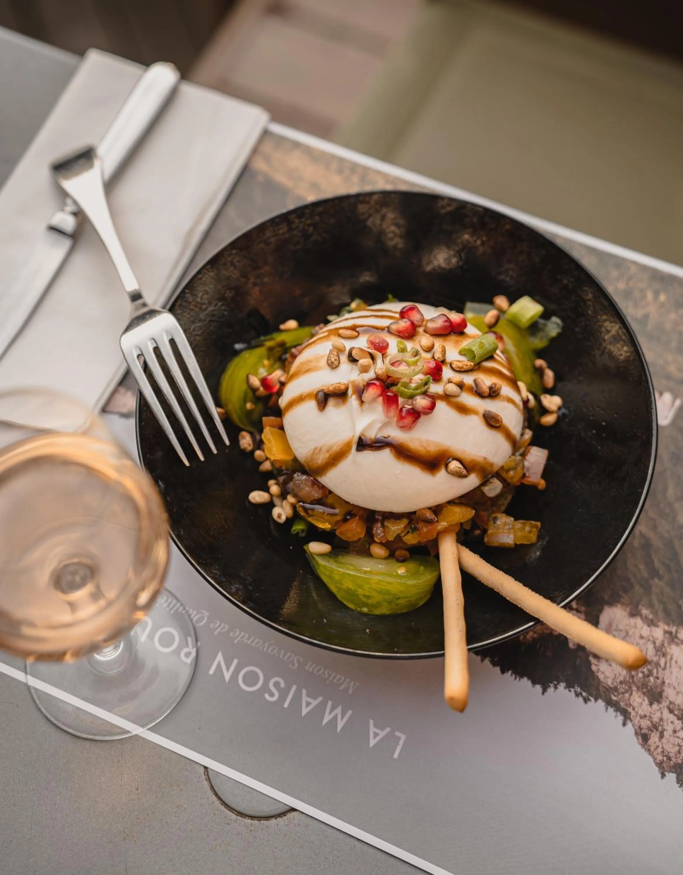 Restaurant/places to eat in La Maison Rouge