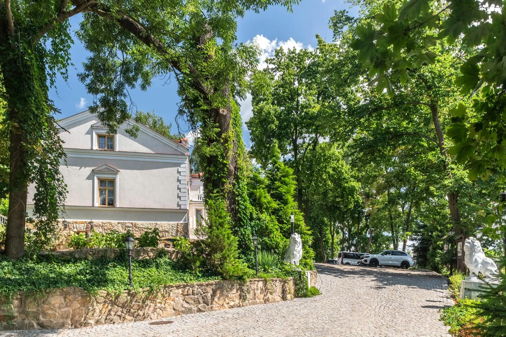 Property building in Tarnovsky Hotel, Resort & SPA