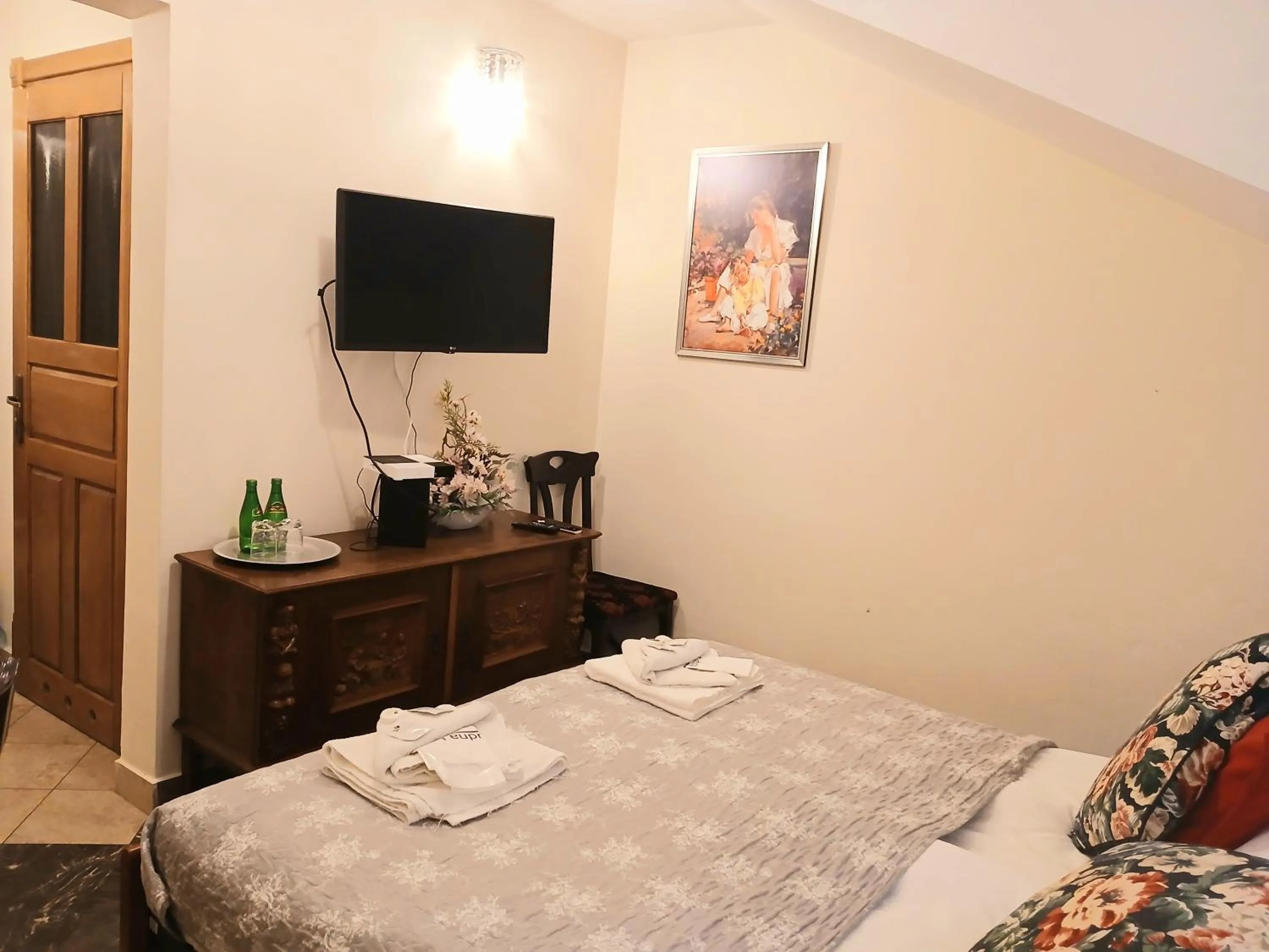 Bed in Tarnovsky Hotel, Resort & SPA