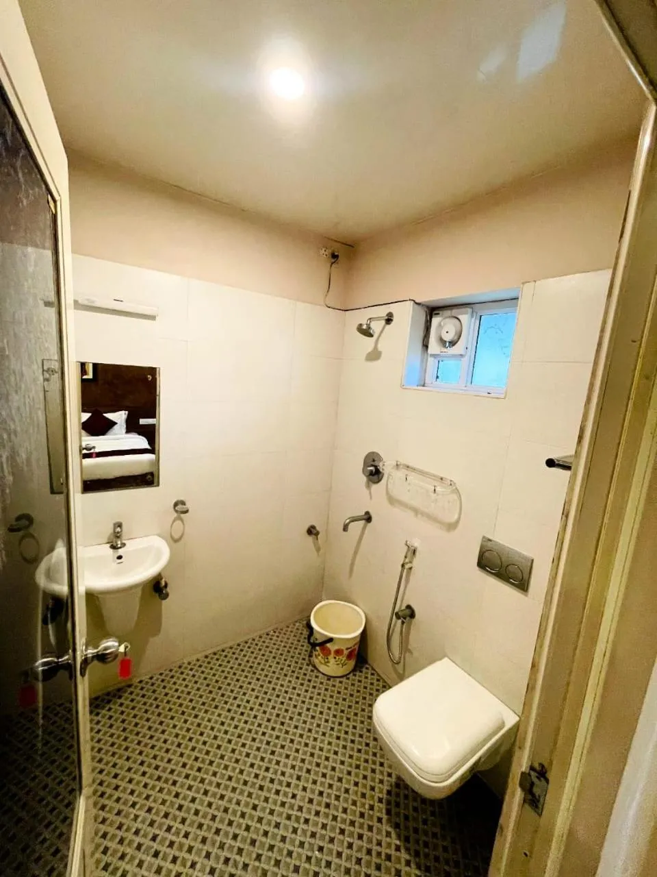 Apartment with Balcony - single occupancy in KB RESIDENCY