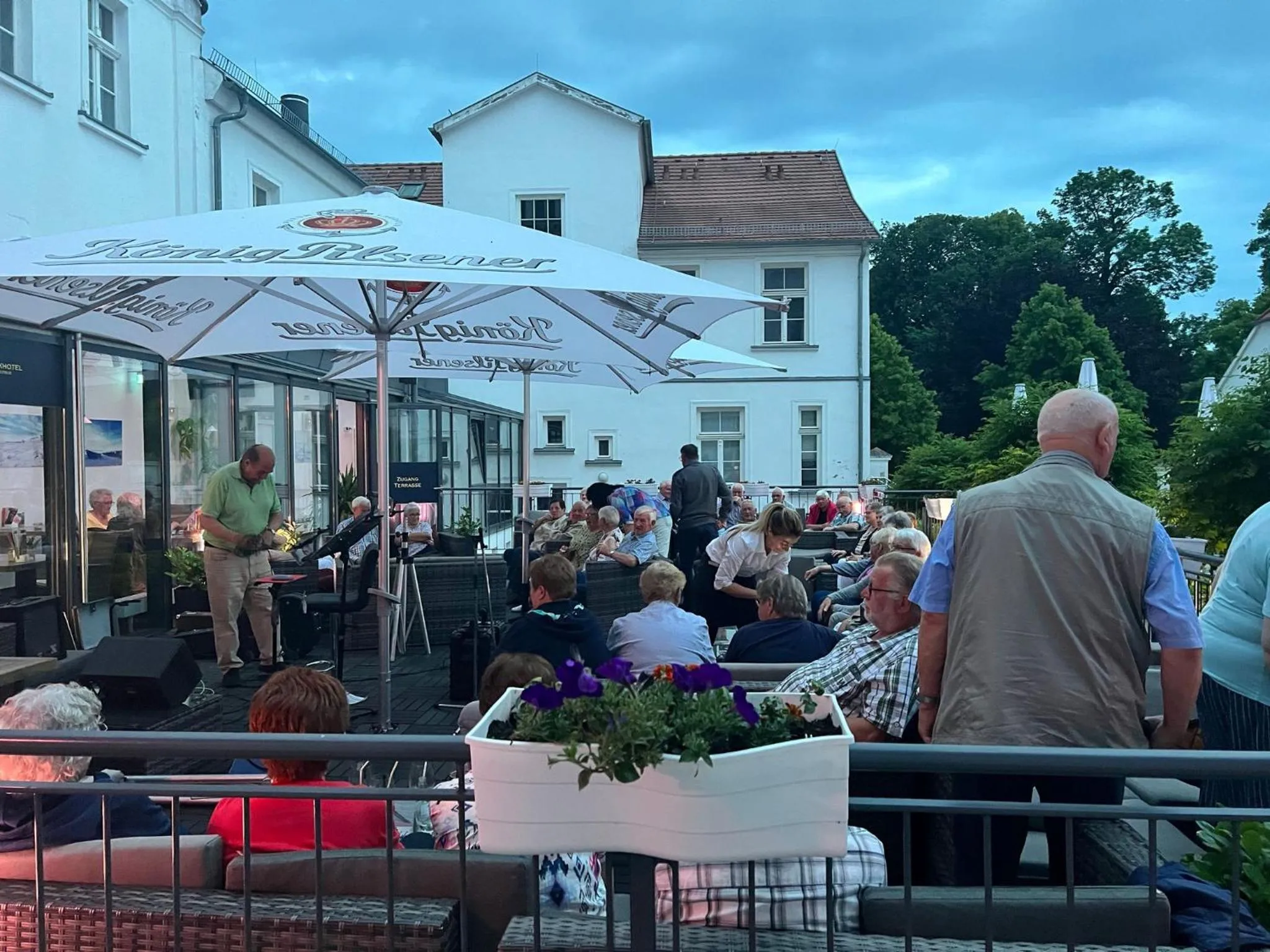 Restaurant/places to eat in Parkhotel Putbus Superior International