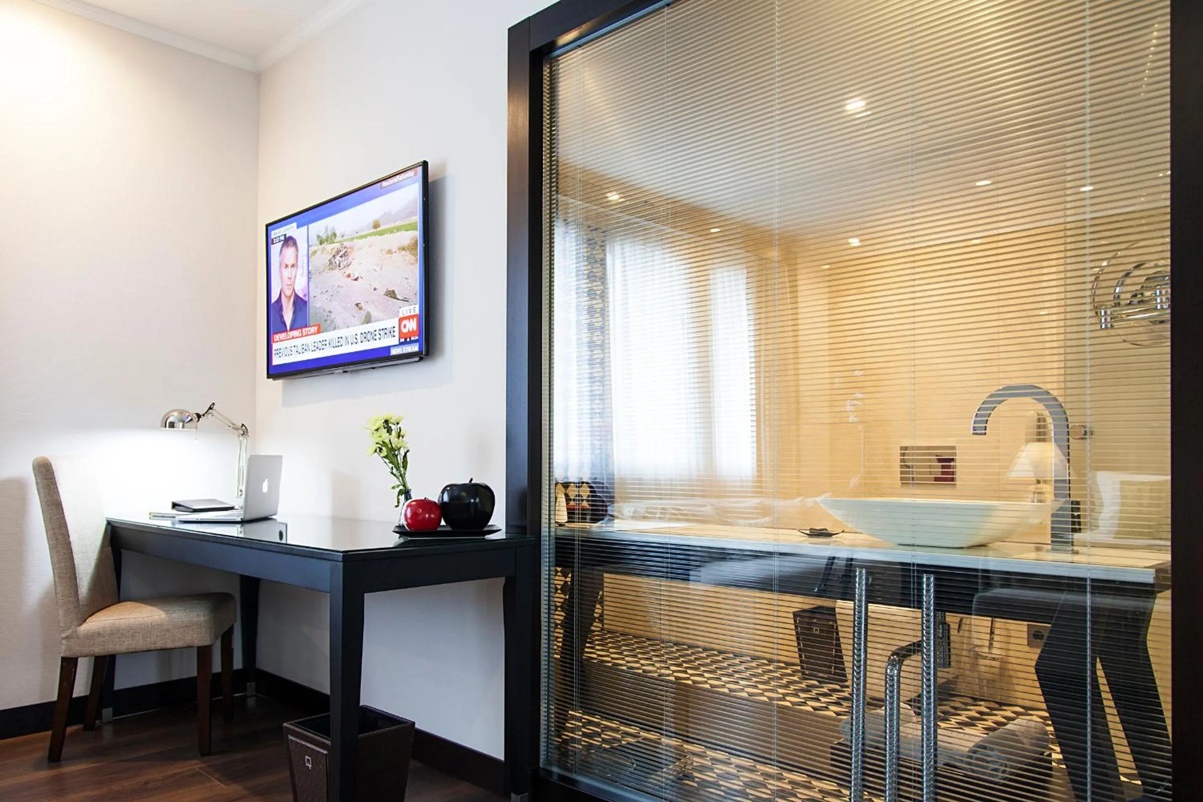 Toilet in Quentin Boutique Hotel