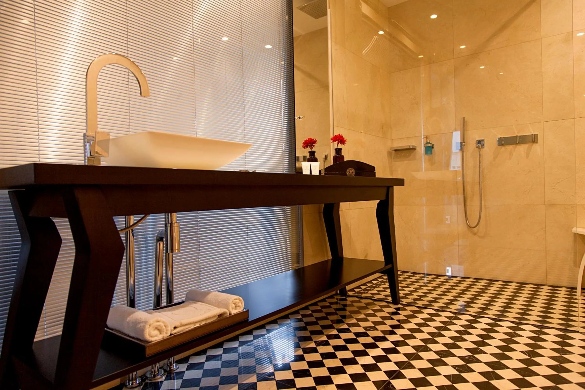 Bathroom in Quentin Boutique Hotel